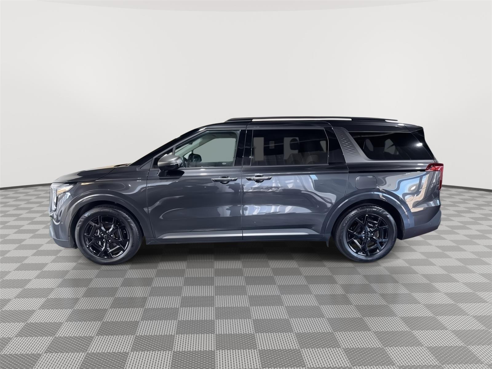 Used 2026 Kia Carnival SX with VIN KNDNE5K35T6568449 for sale in Kansas City