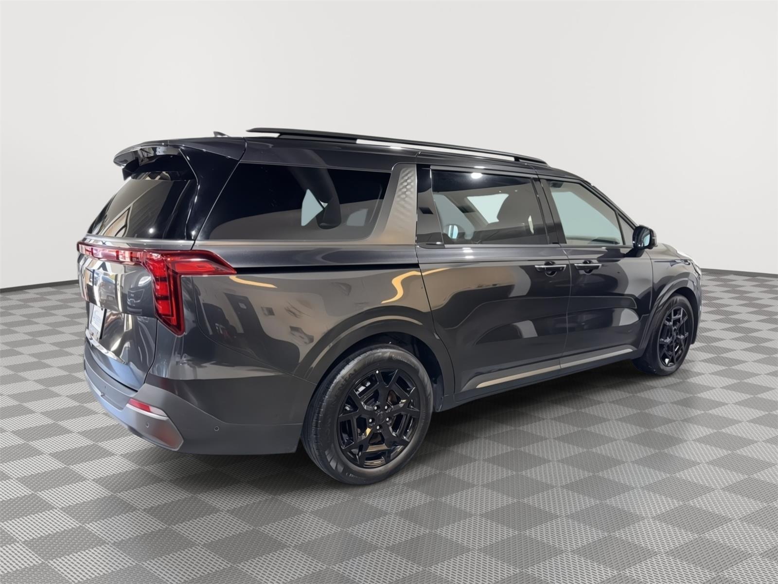 Vehicle photo 7