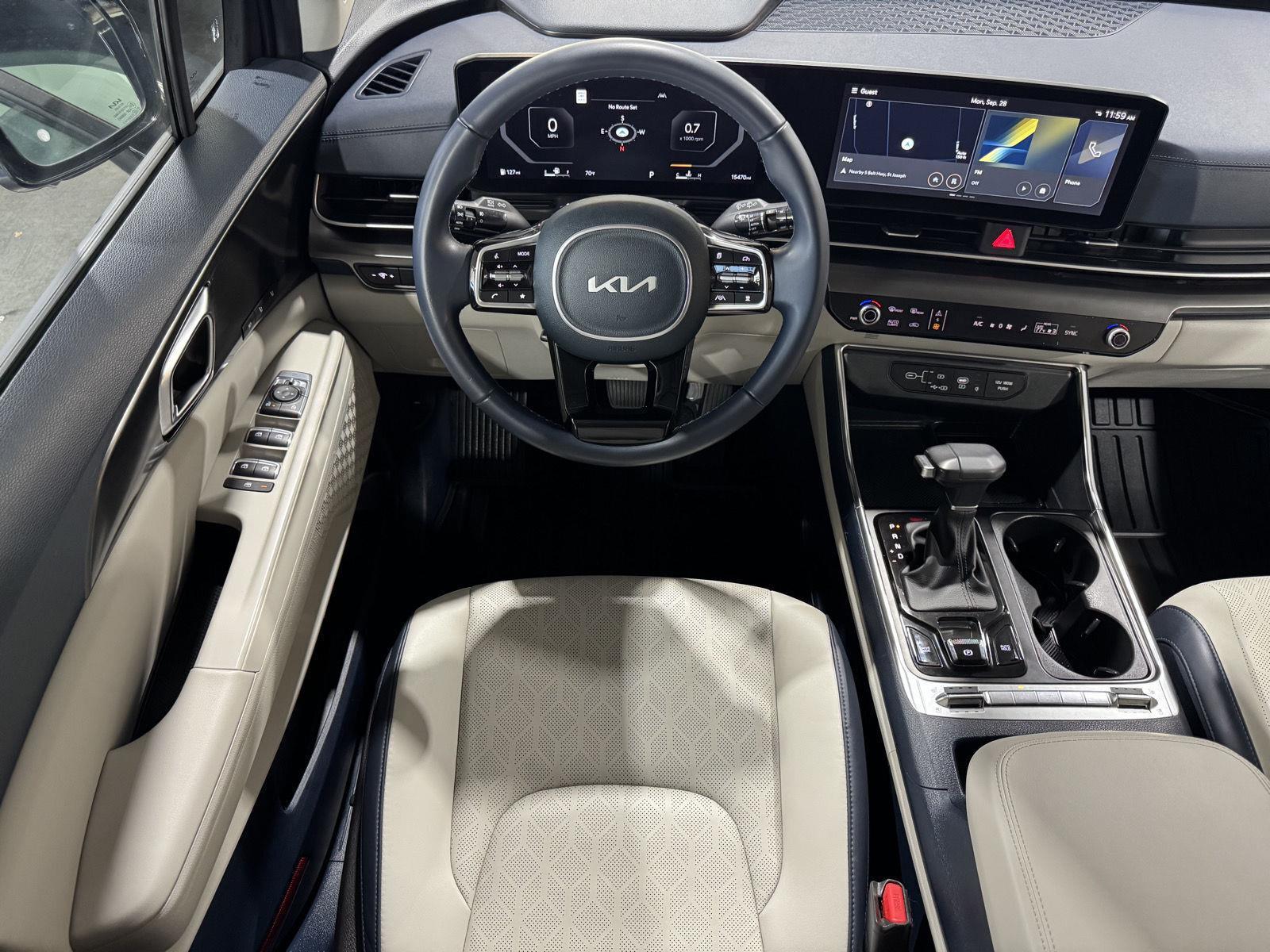 Vehicle photo 21