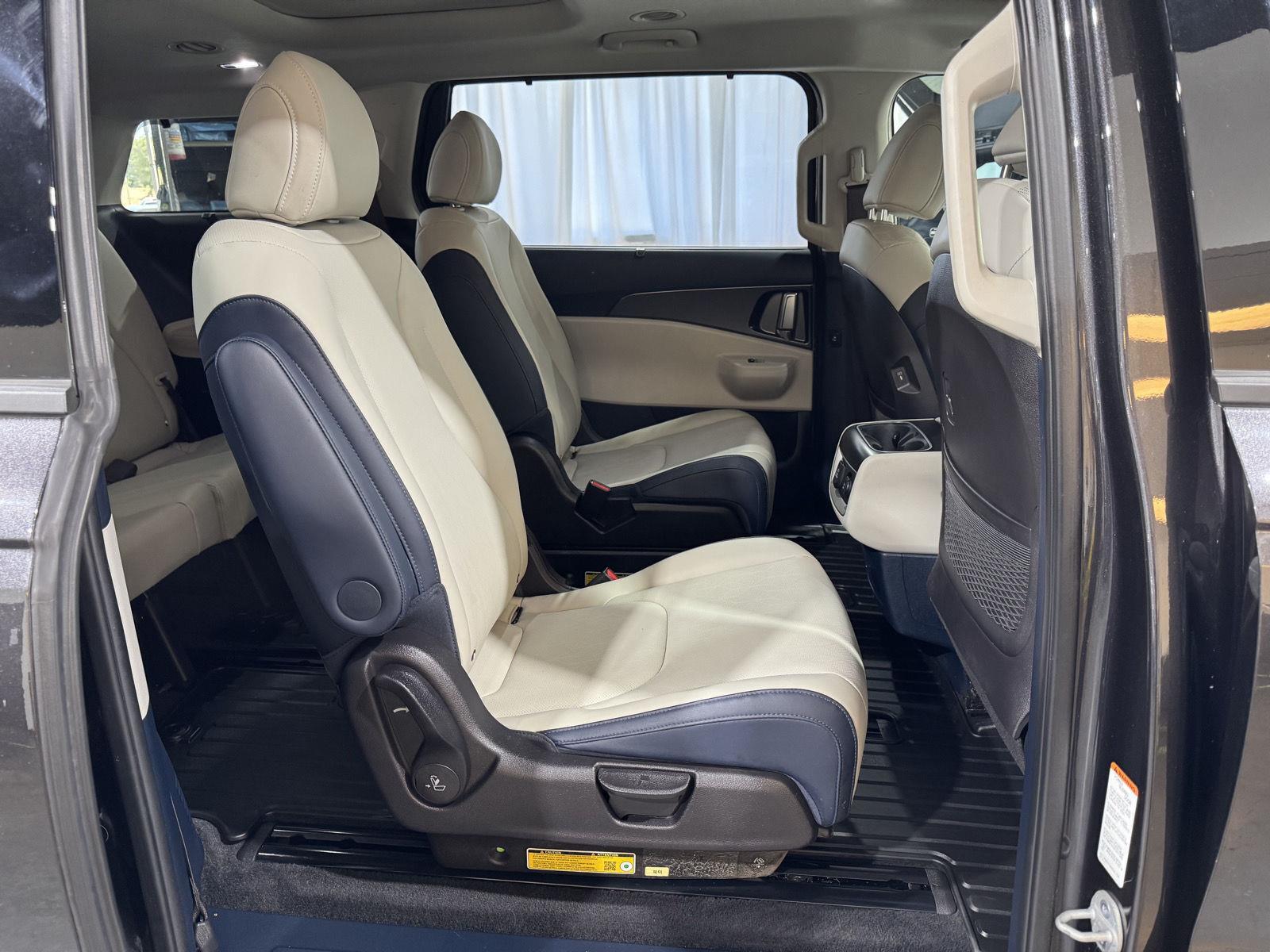 Vehicle photo 26