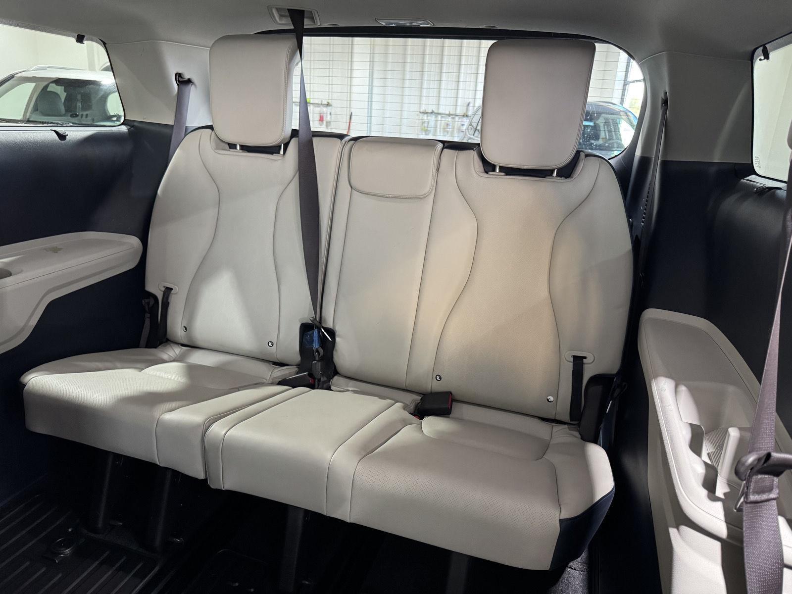 Vehicle photo 29
