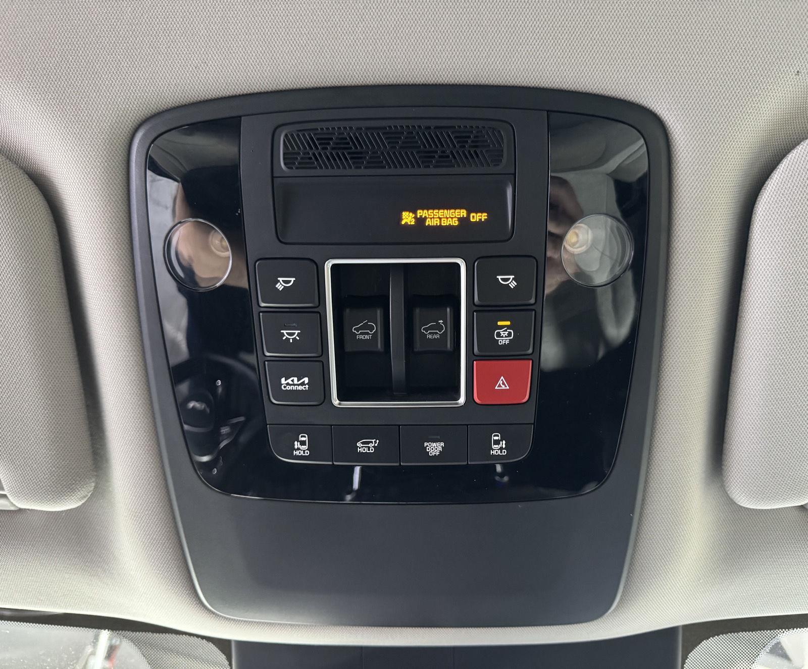 Vehicle photo 30