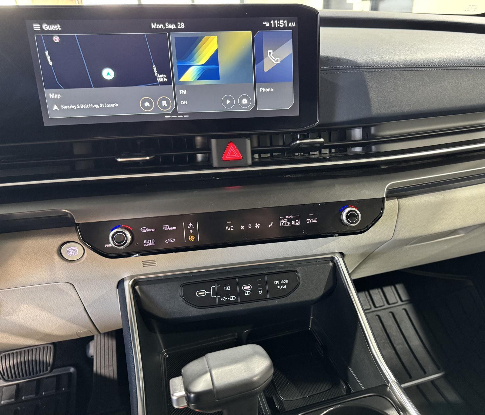 Vehicle photo 32