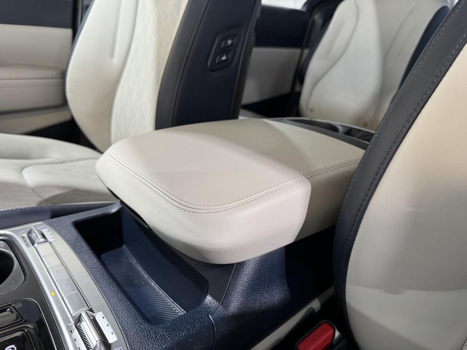 Vehicle photo 37