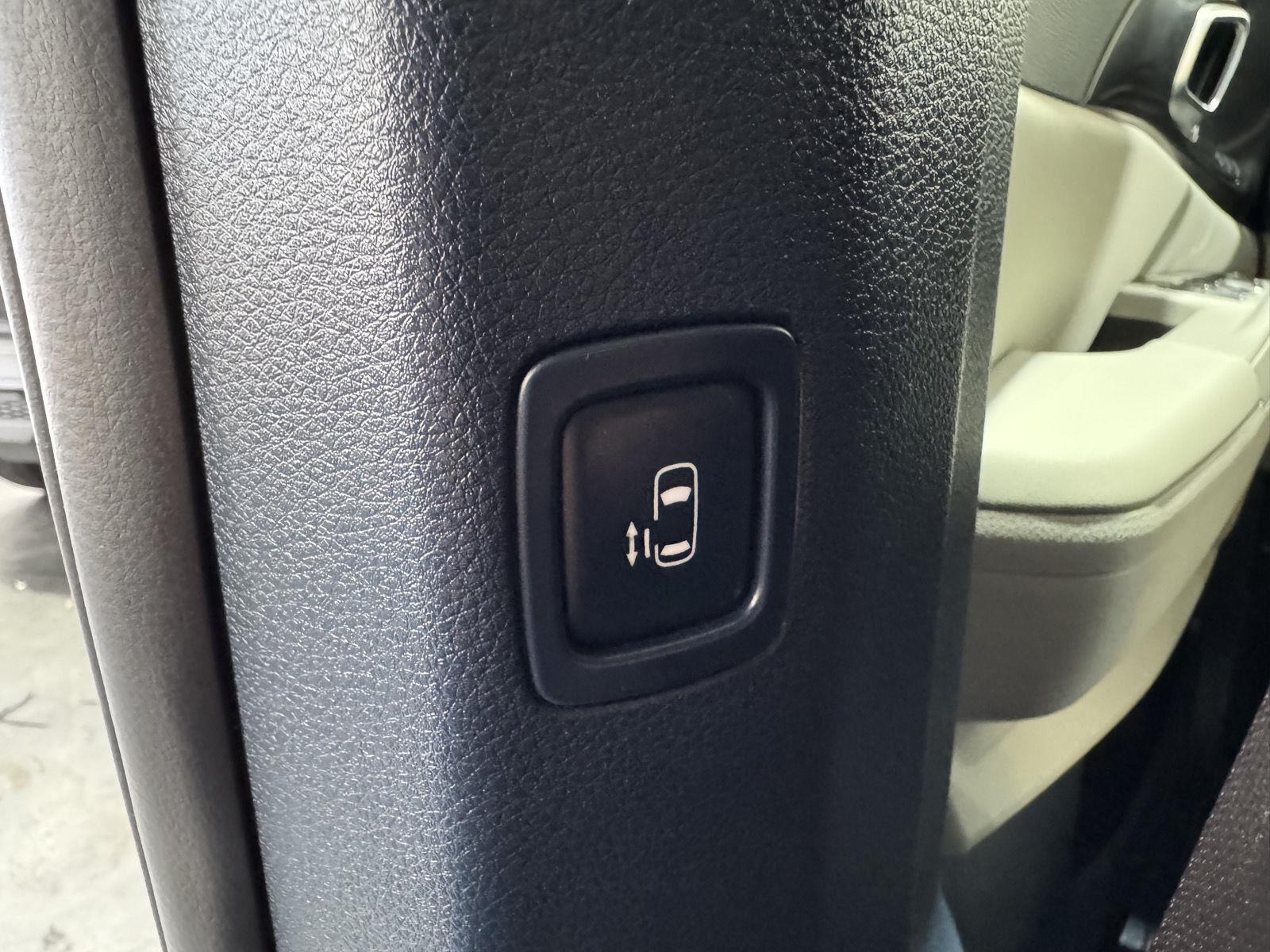Vehicle photo 42