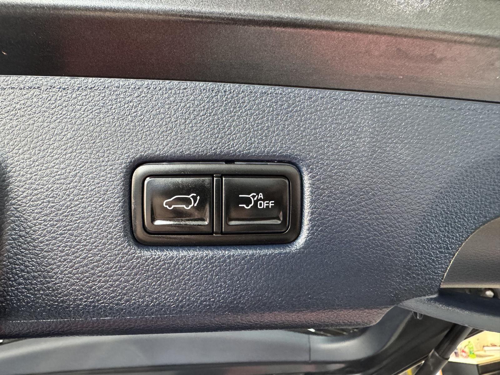Vehicle photo 48