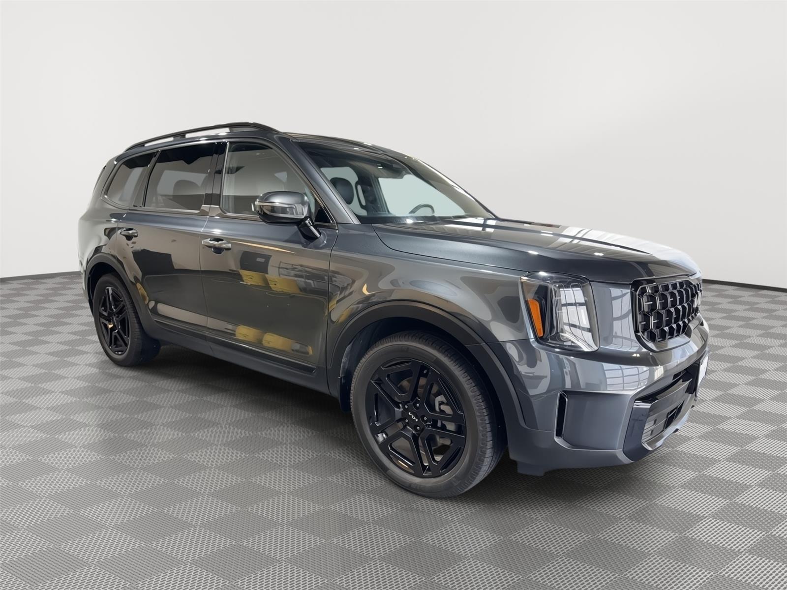 Vehicle photo 6