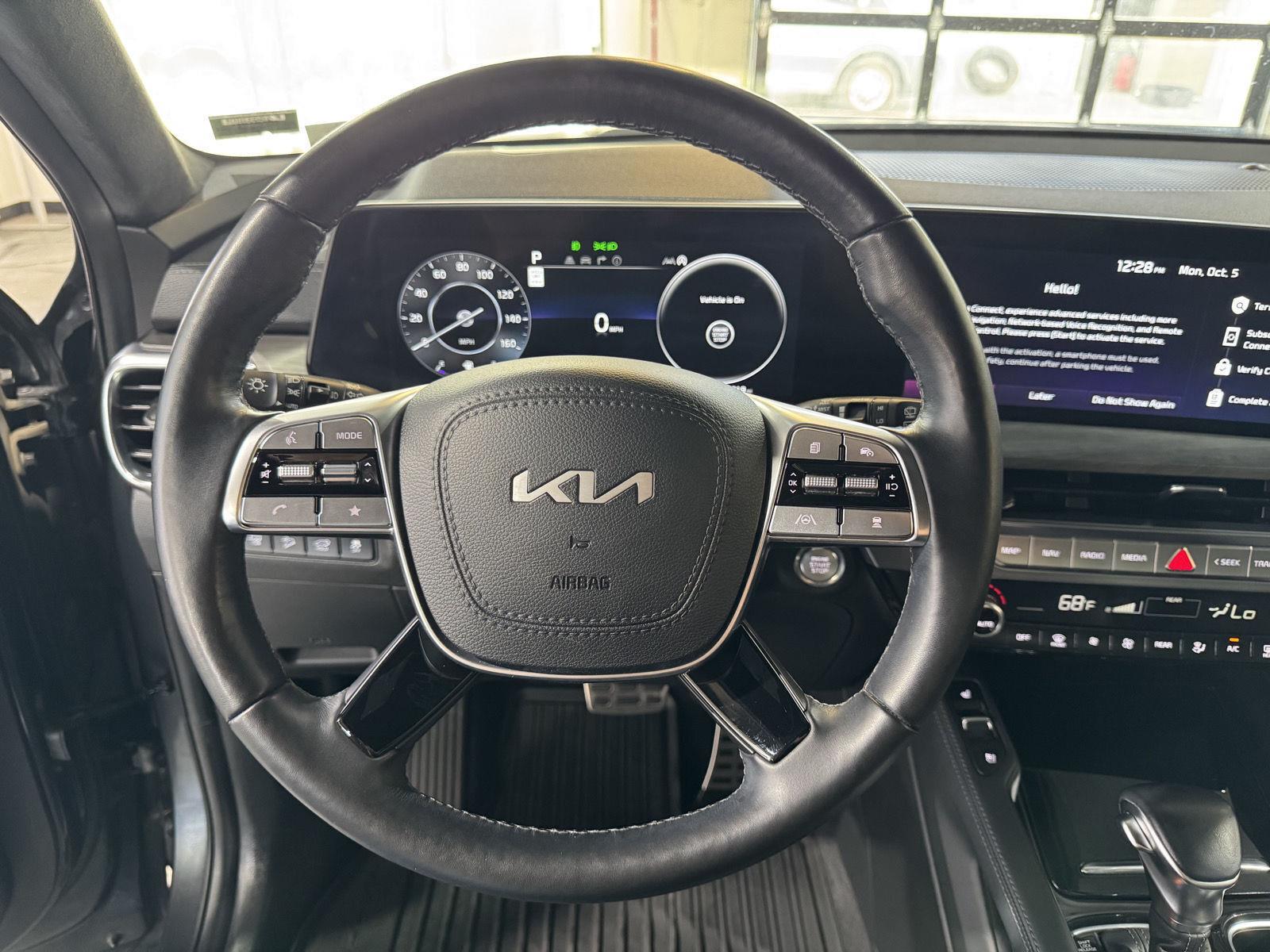 Vehicle photo 13