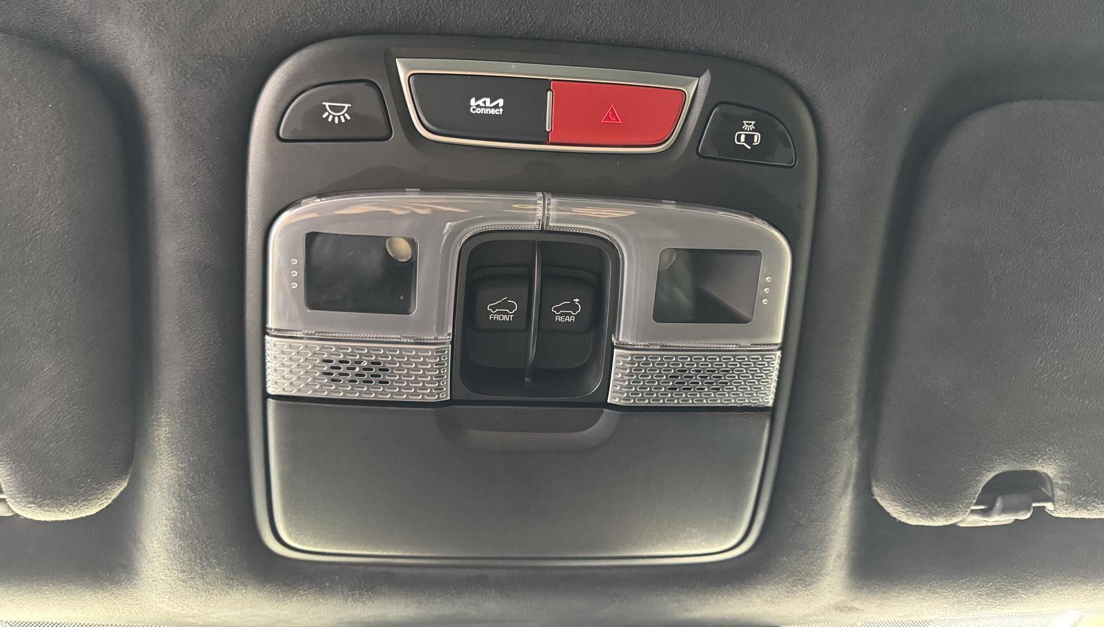 Vehicle photo 29