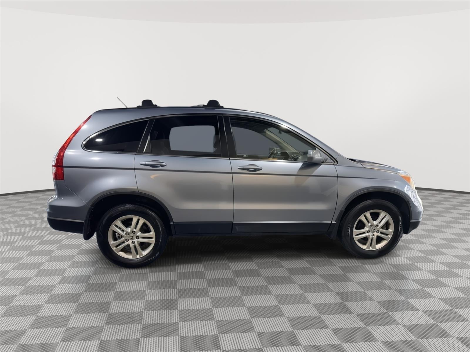 Vehicle photo 6
