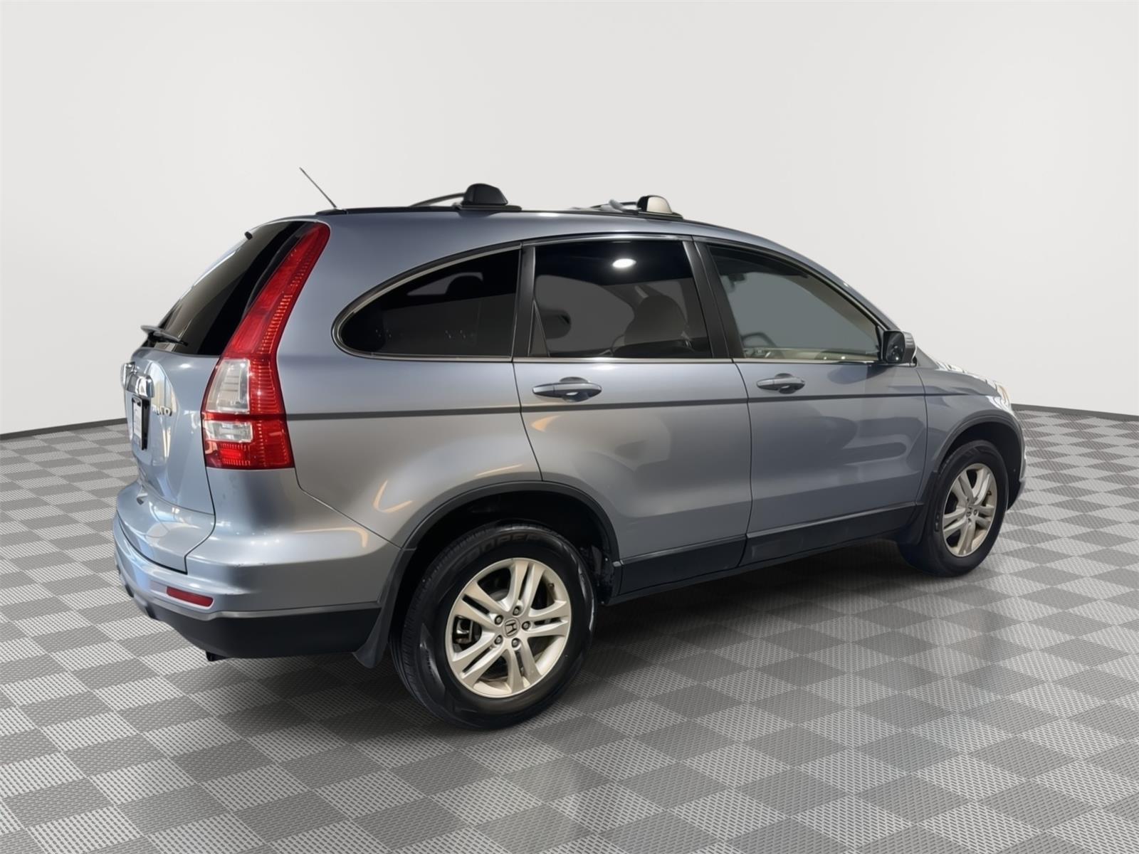 Vehicle photo 7