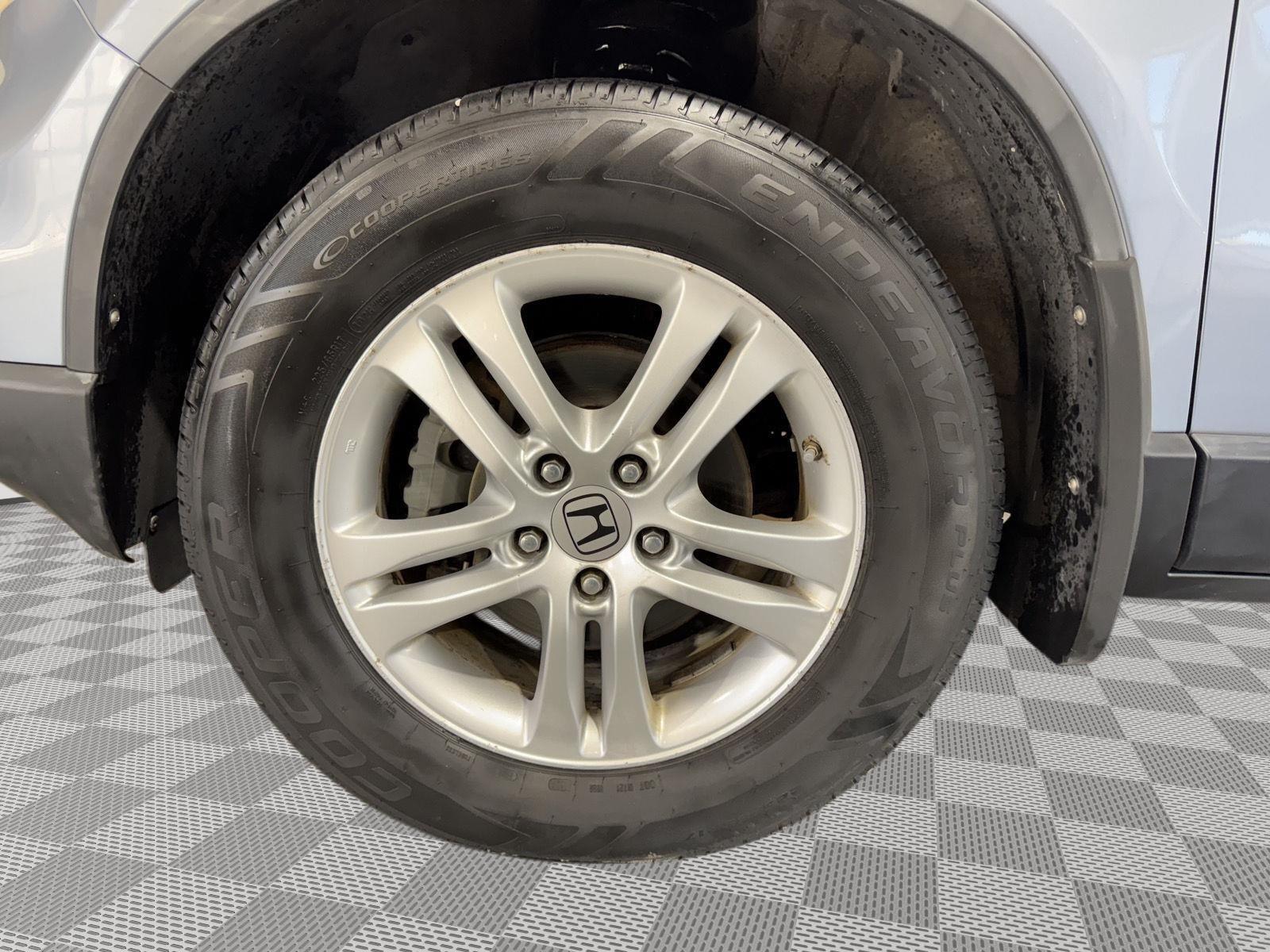 Vehicle photo 9