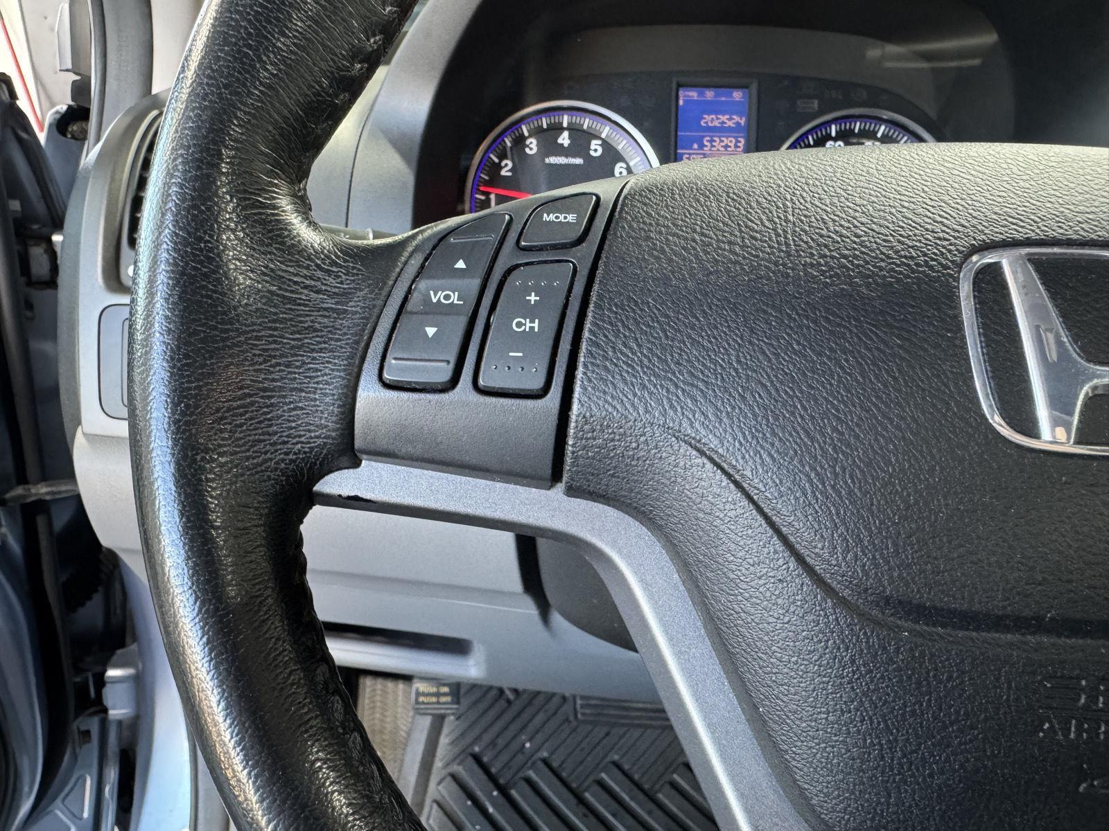 Vehicle photo 13