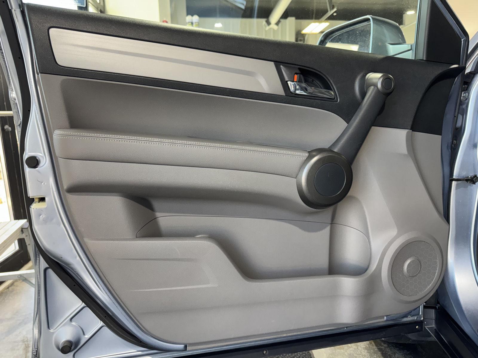 Vehicle photo 15