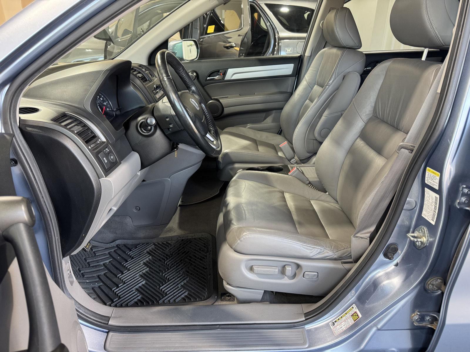 Vehicle photo 16