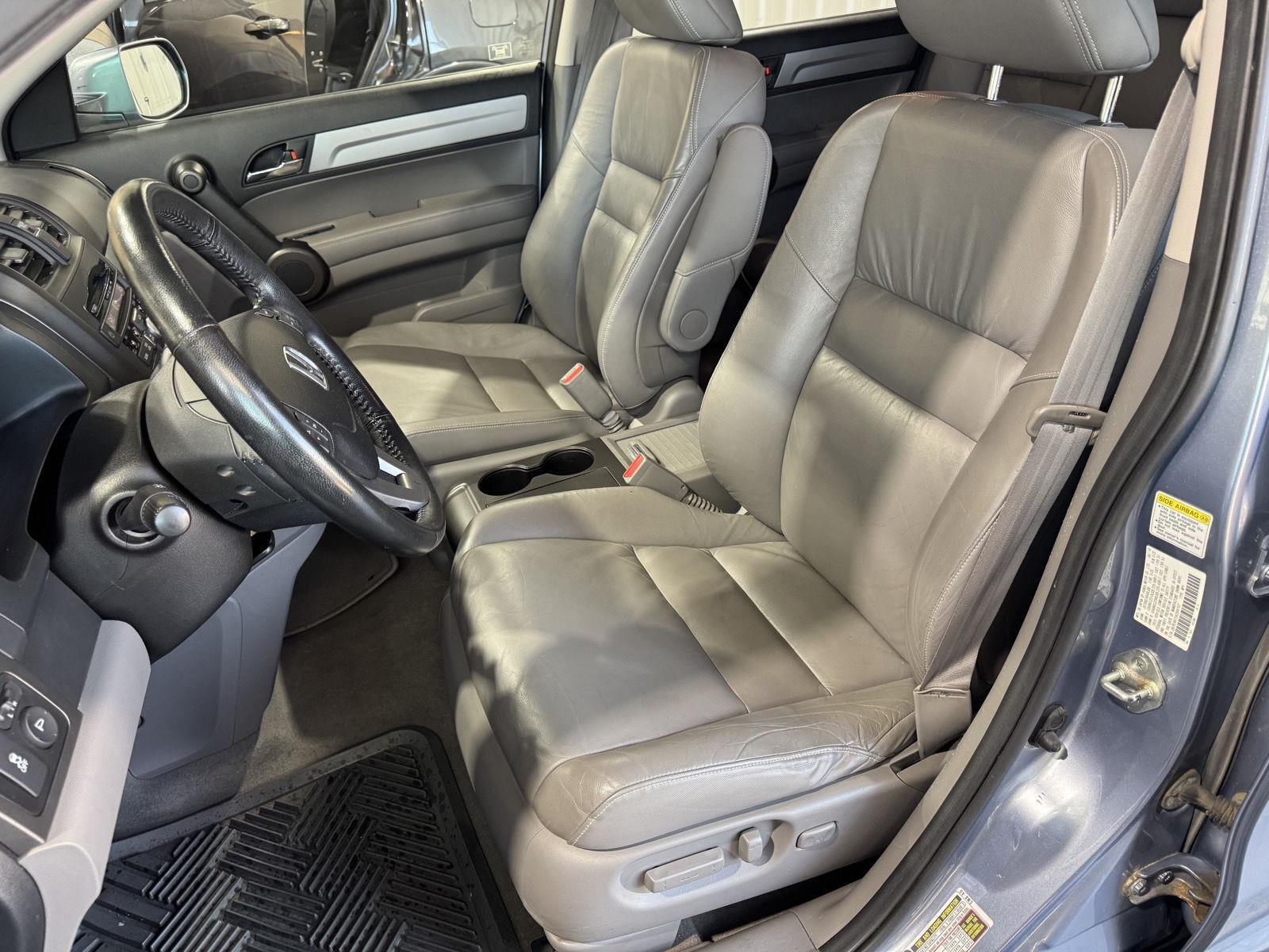 Vehicle photo 17
