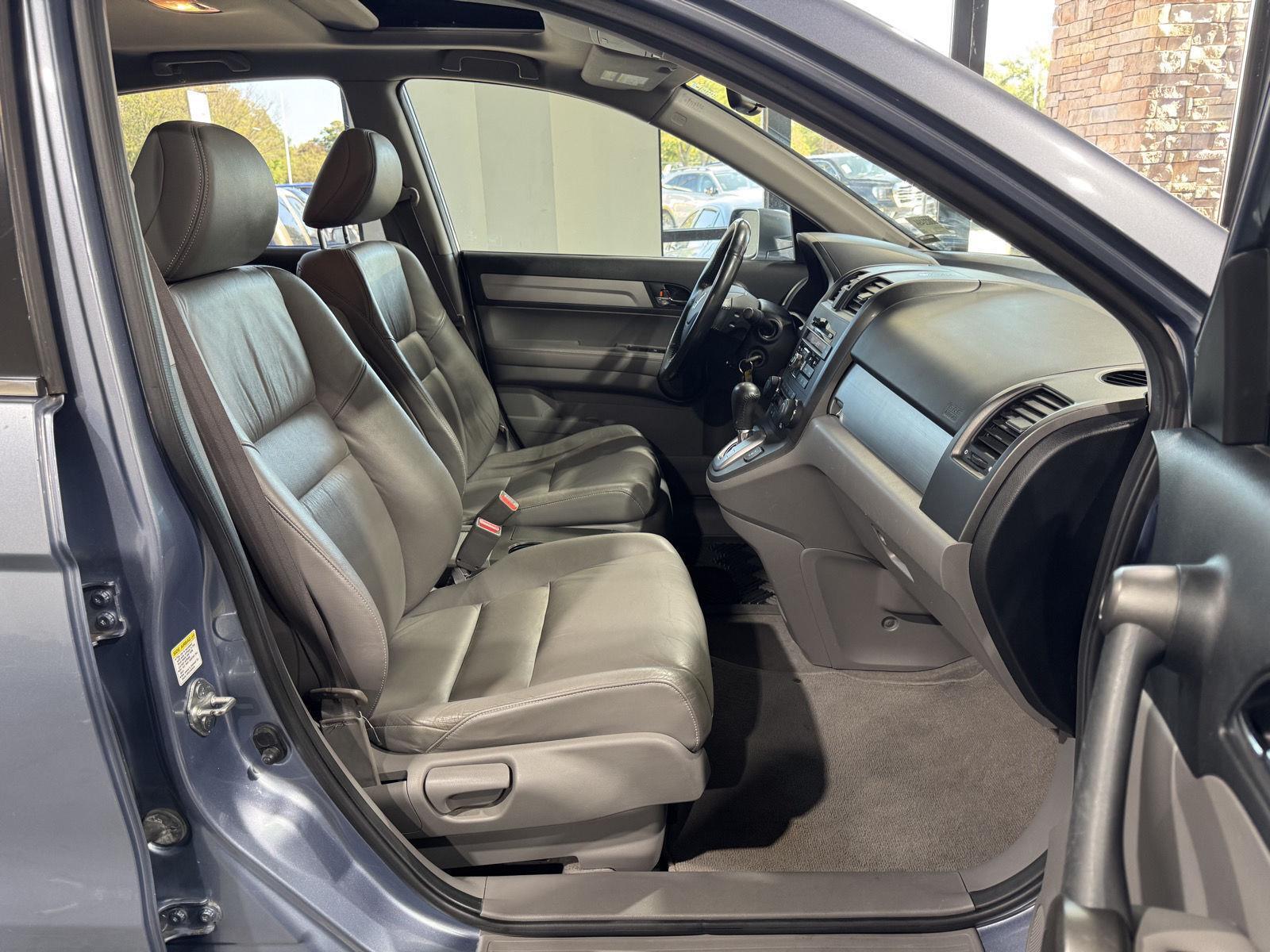 Vehicle photo 23