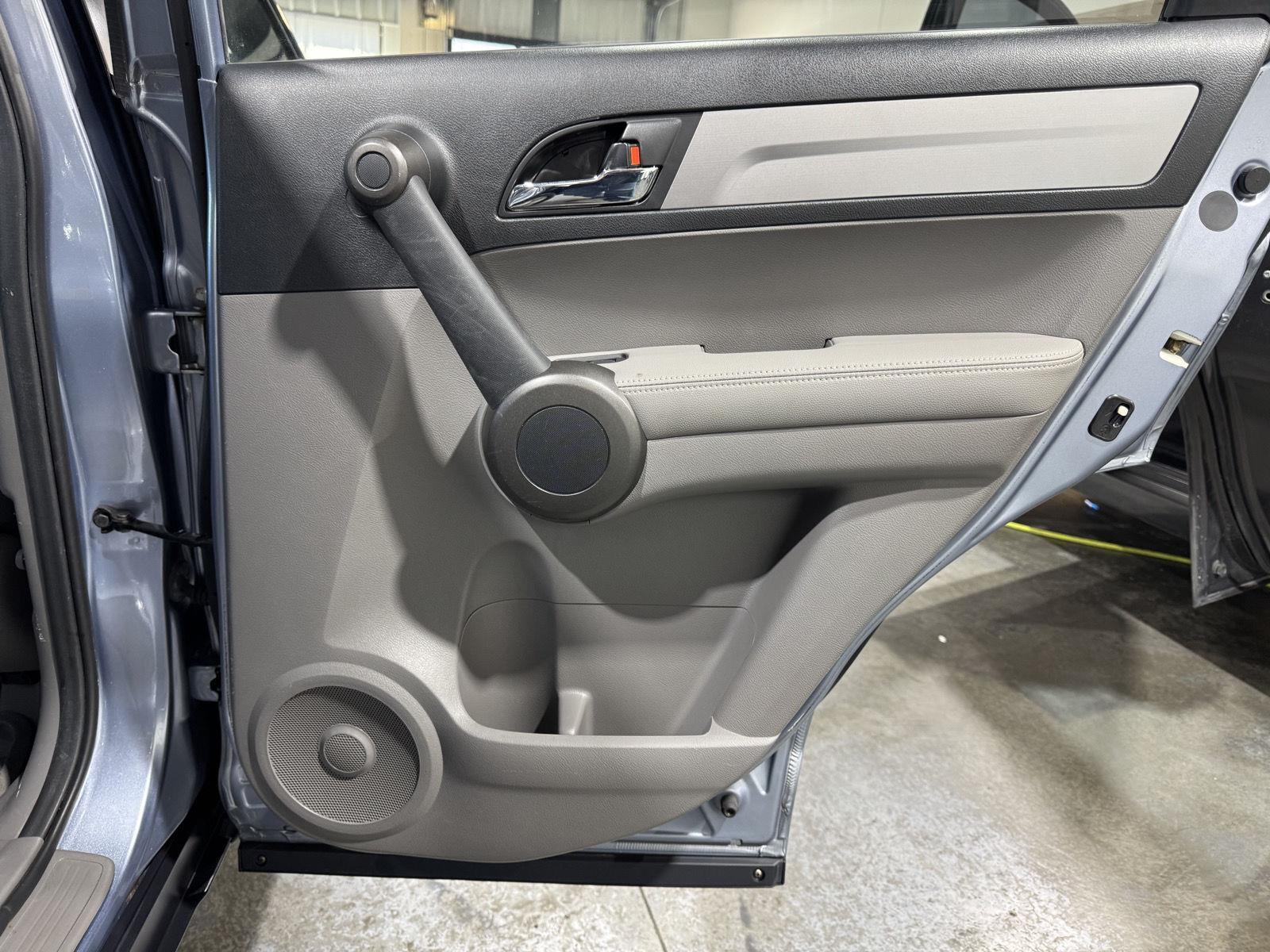 Vehicle photo 26