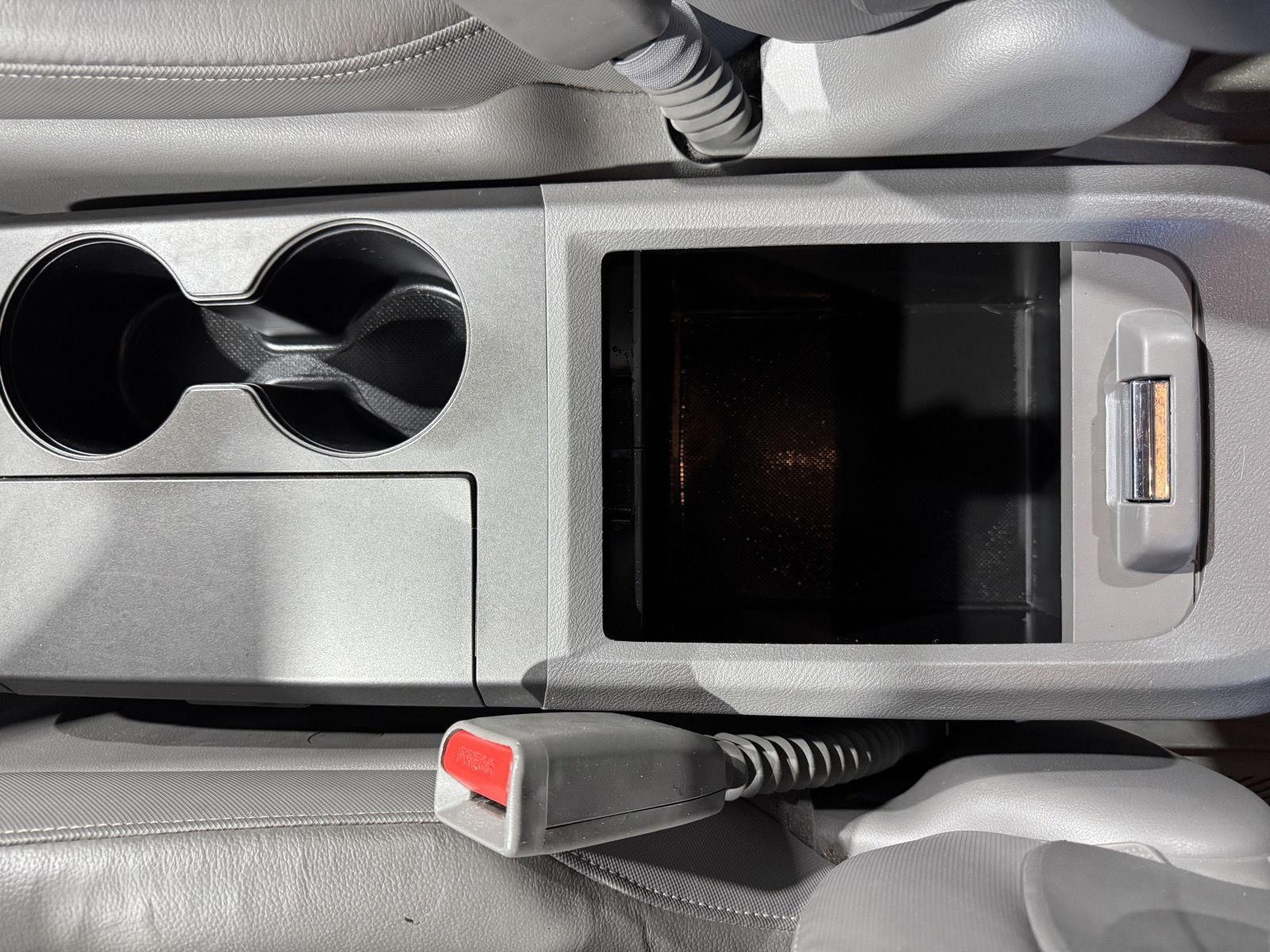 Vehicle photo 37