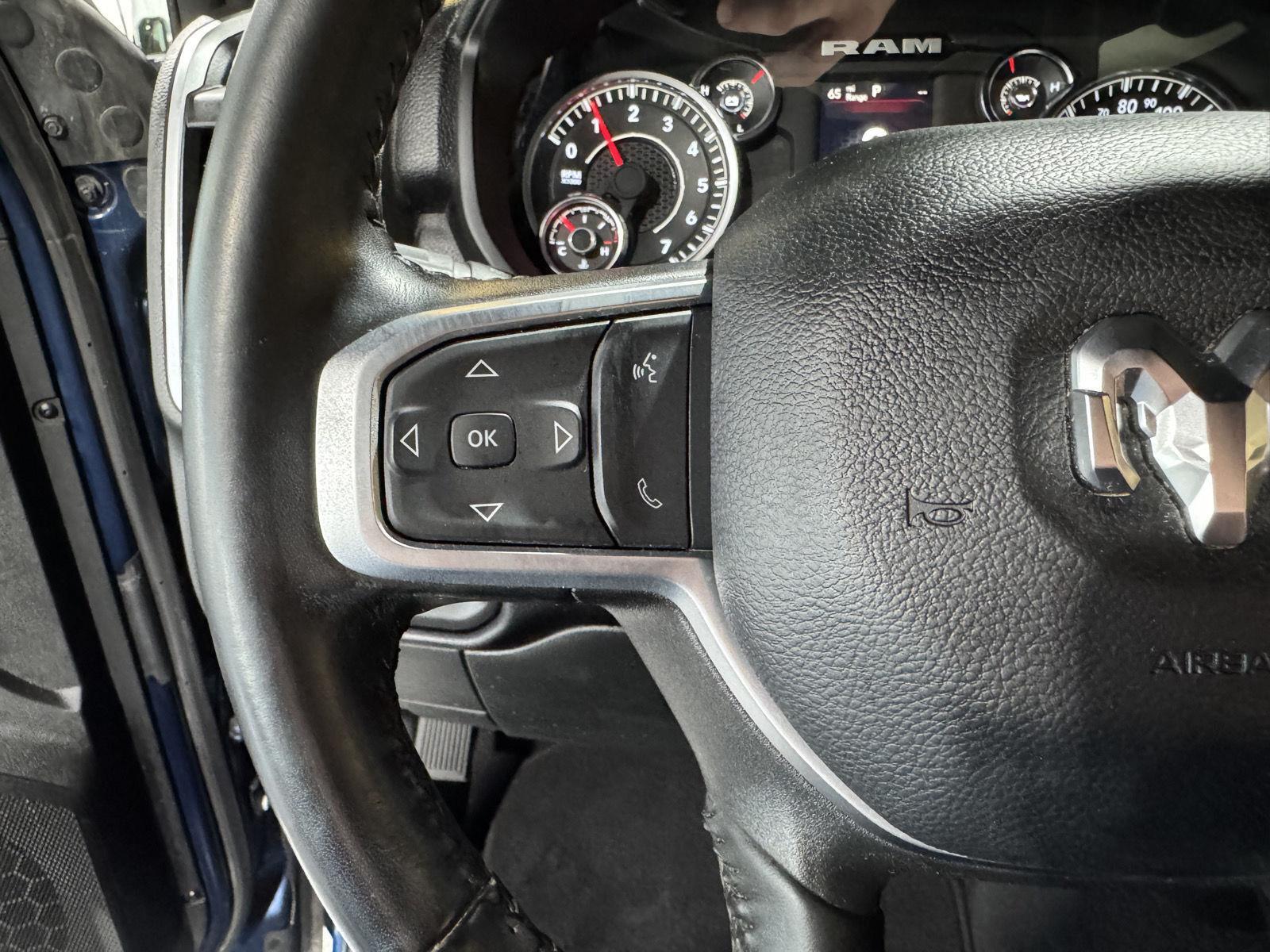 Vehicle photo 13