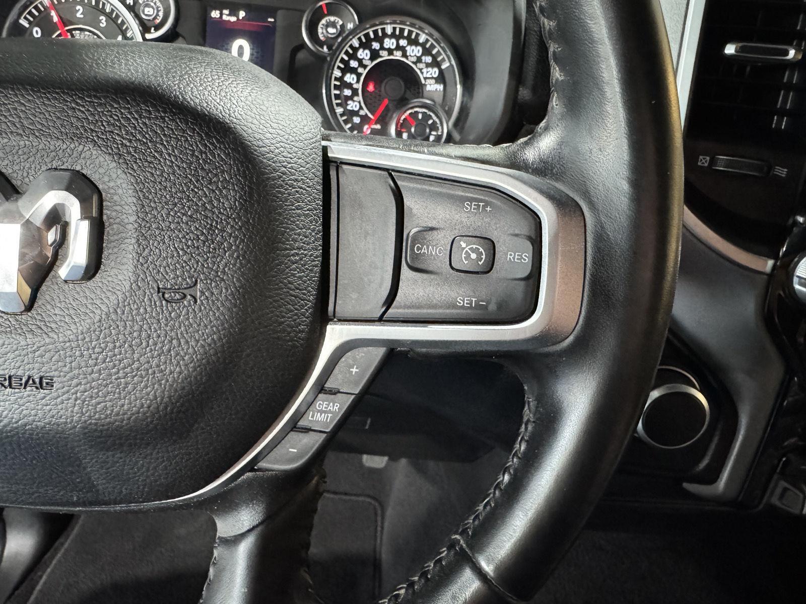Vehicle photo 14