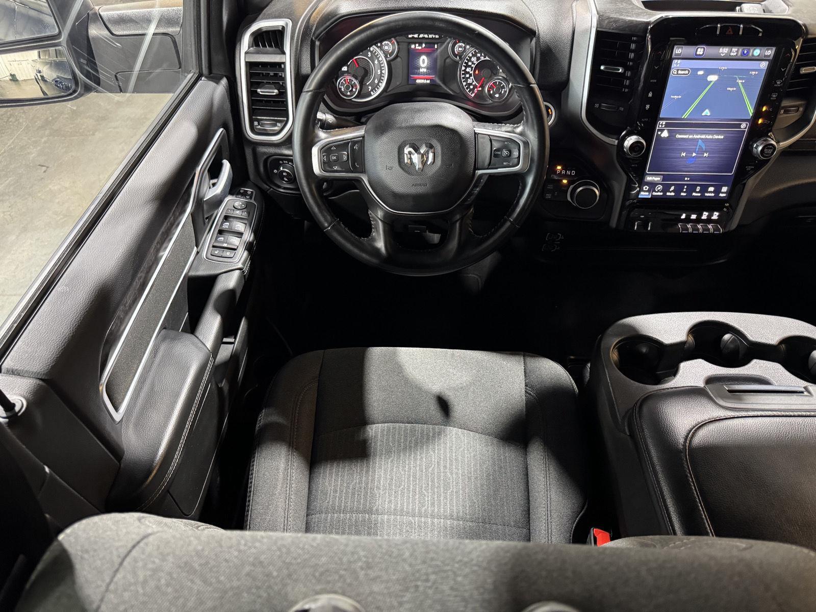 Vehicle photo 21