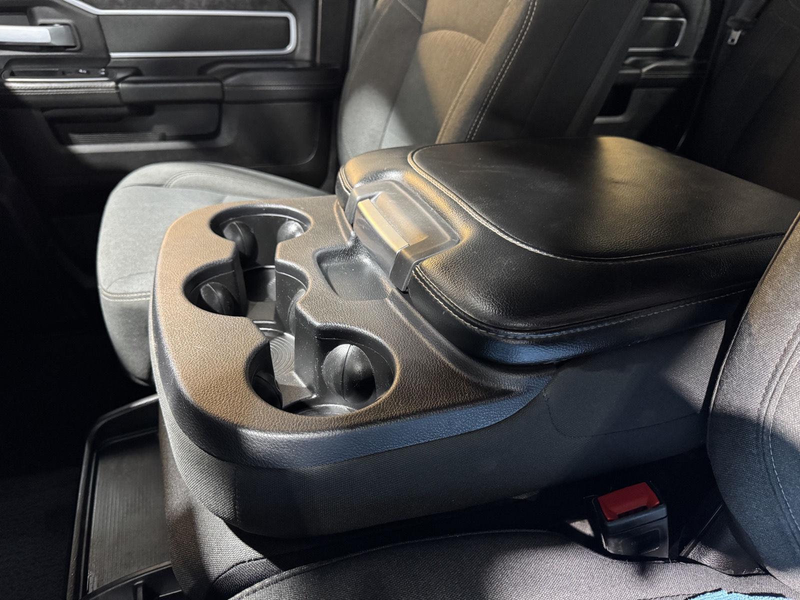 Vehicle photo 36