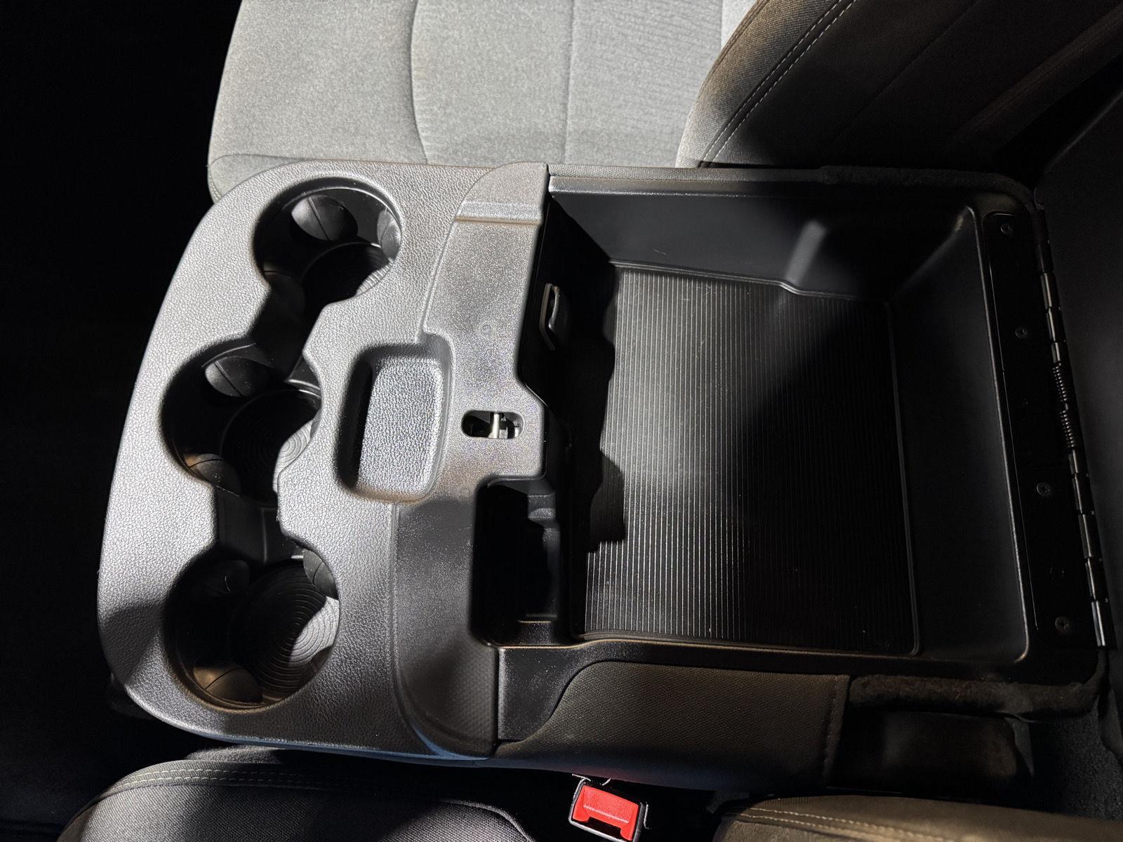 Vehicle photo 37