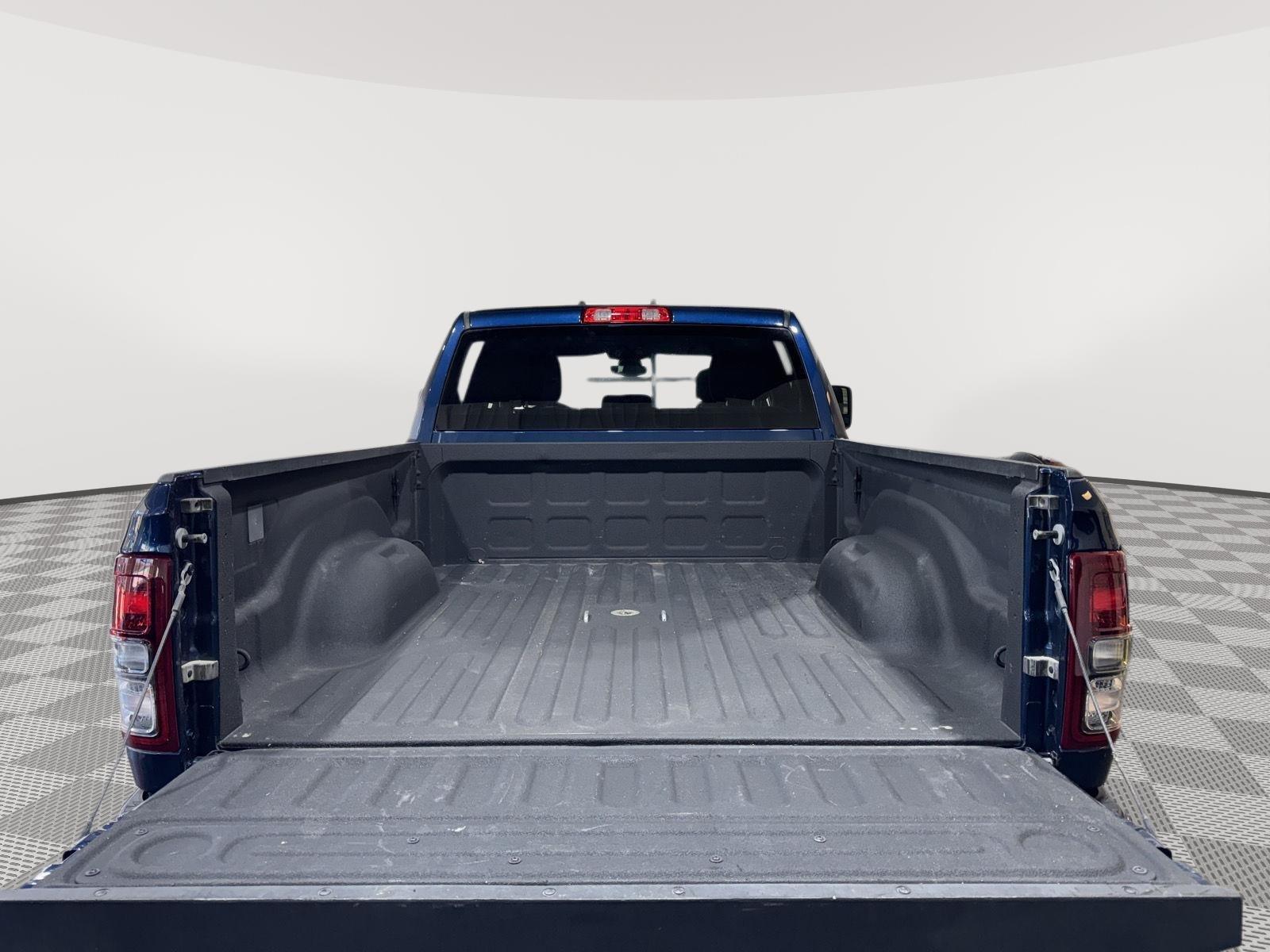 Vehicle photo 41