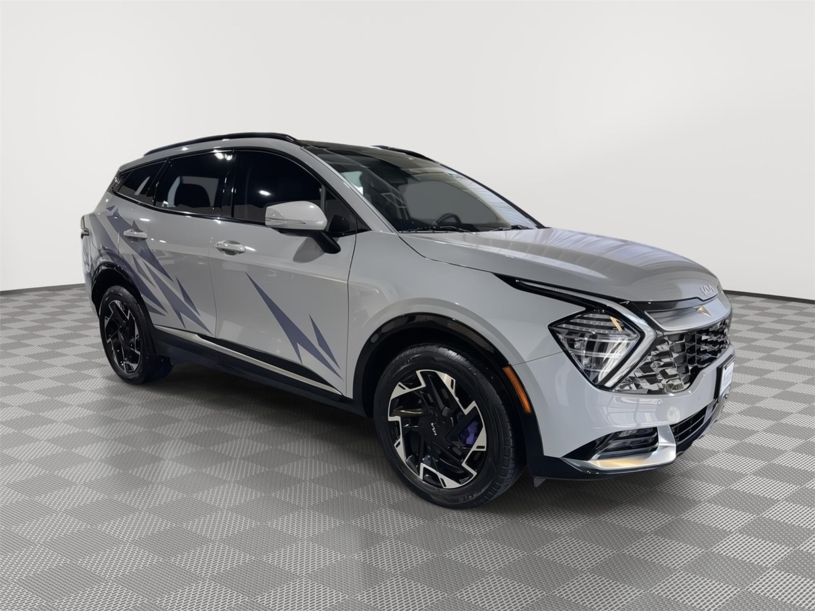 Vehicle photo 6