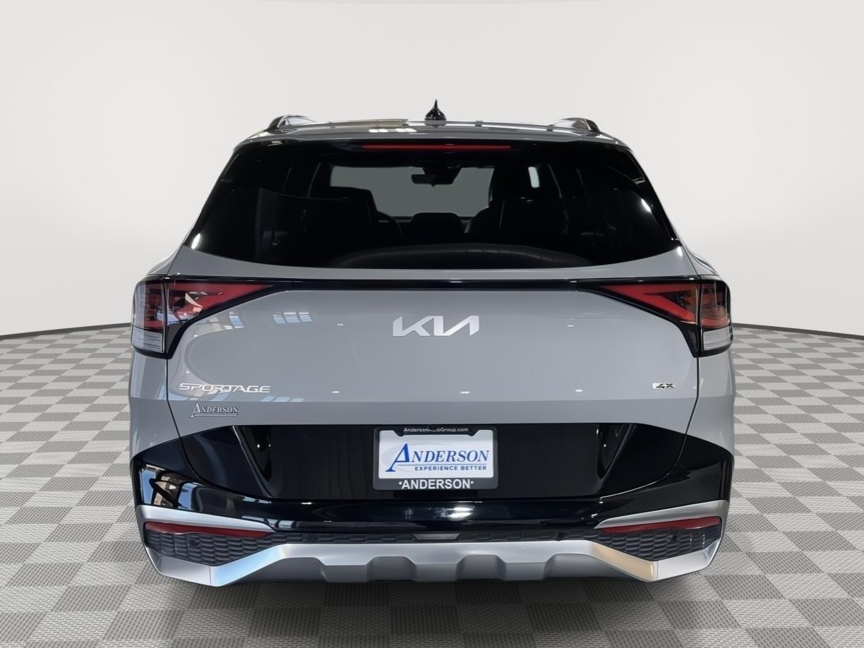 Vehicle photo 9
