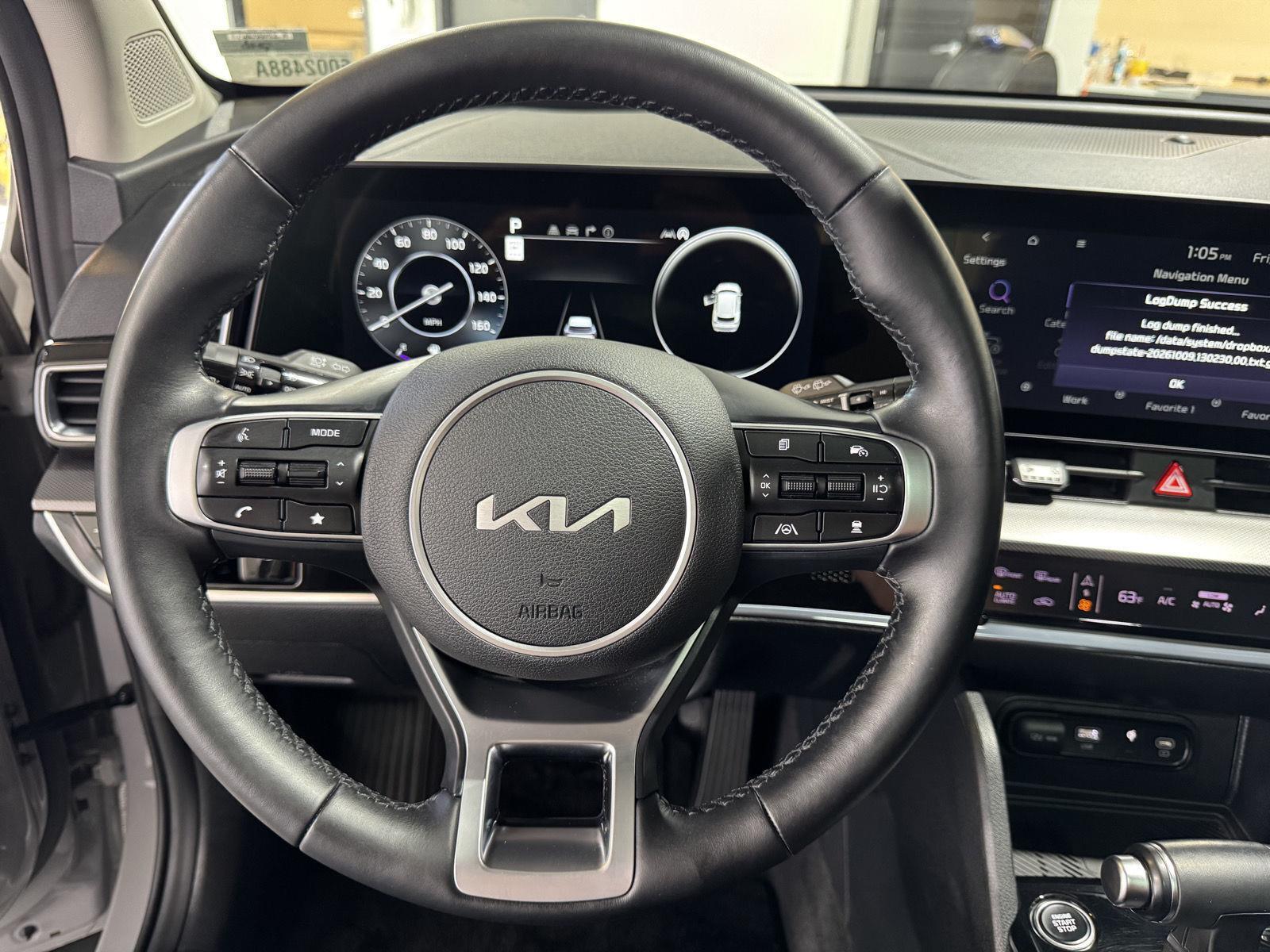 Vehicle photo 12