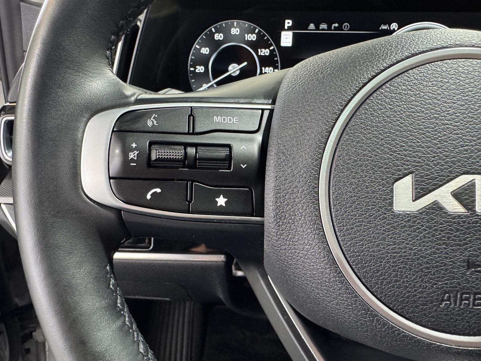 Vehicle photo 14
