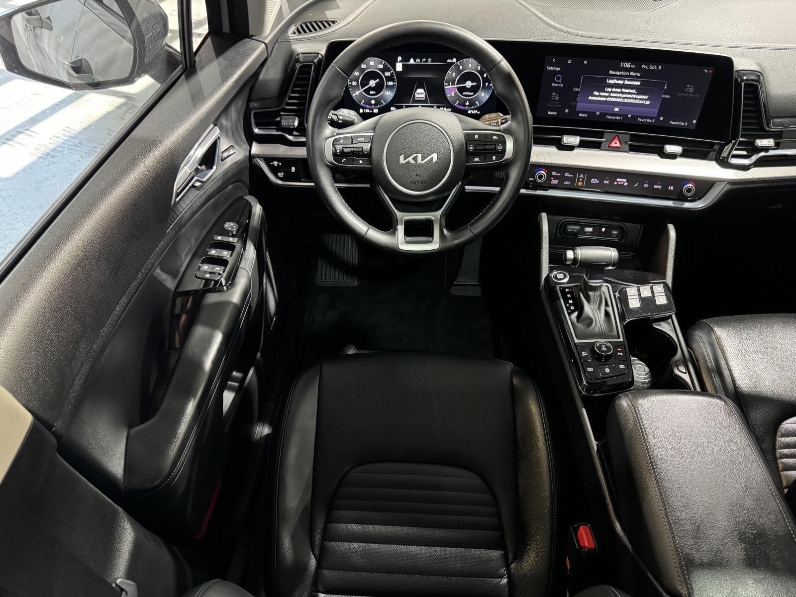 Vehicle photo 23