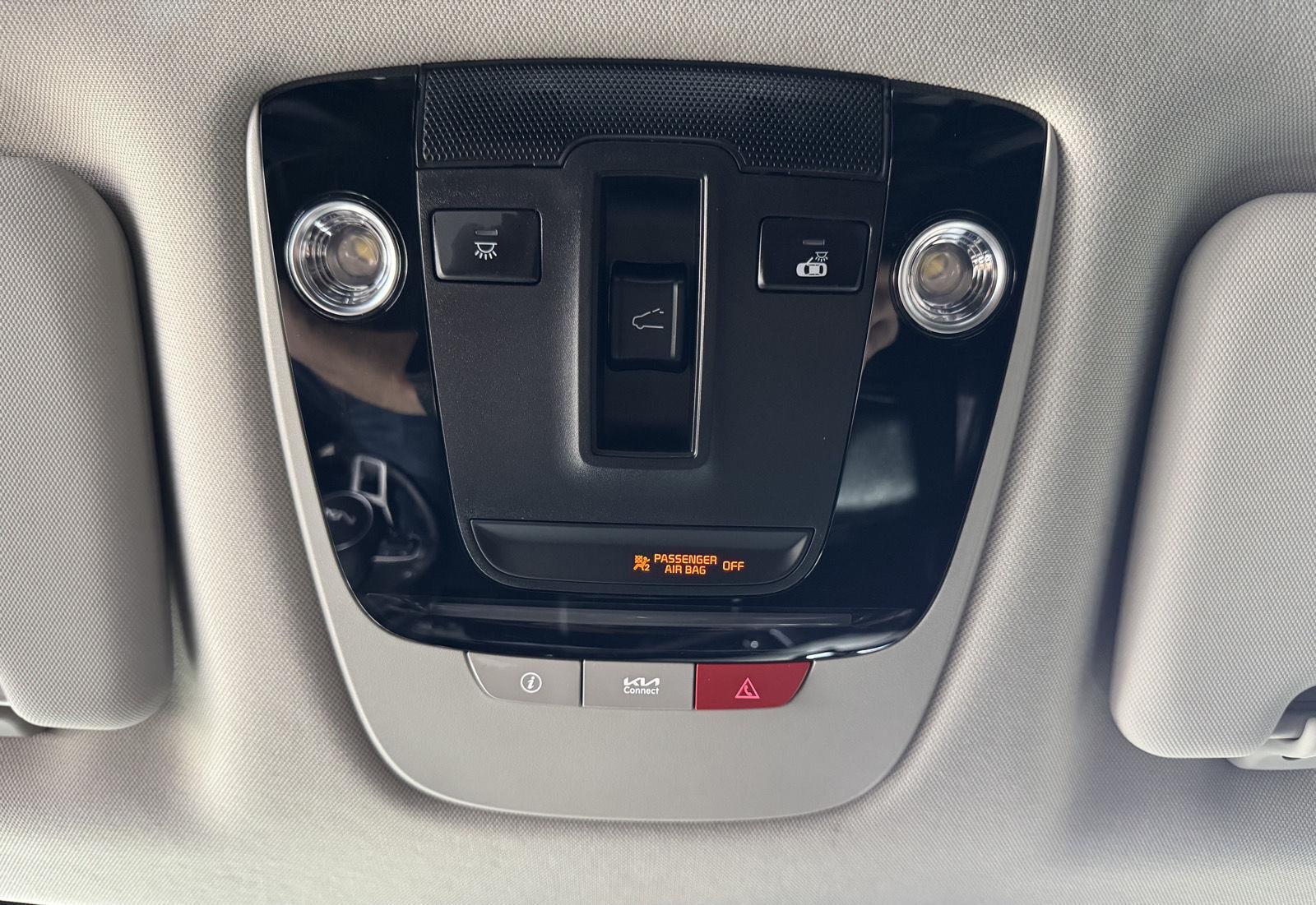 Vehicle photo 32