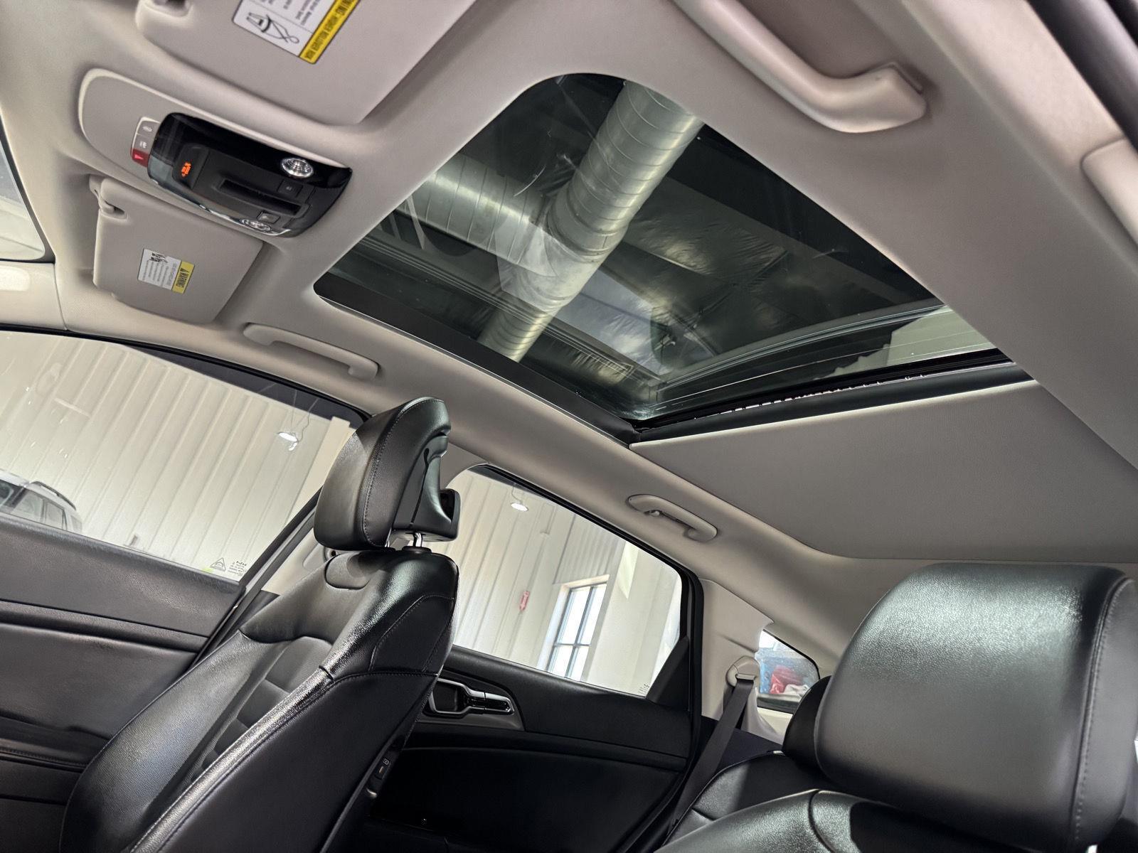 Vehicle photo 33