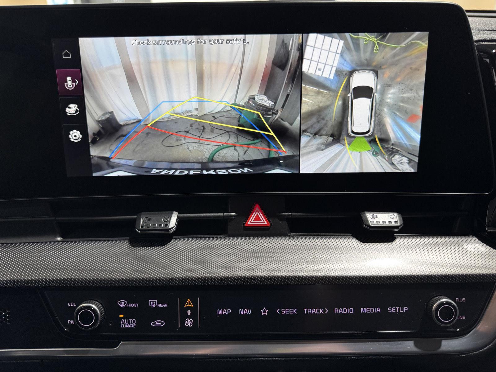 Vehicle photo 37