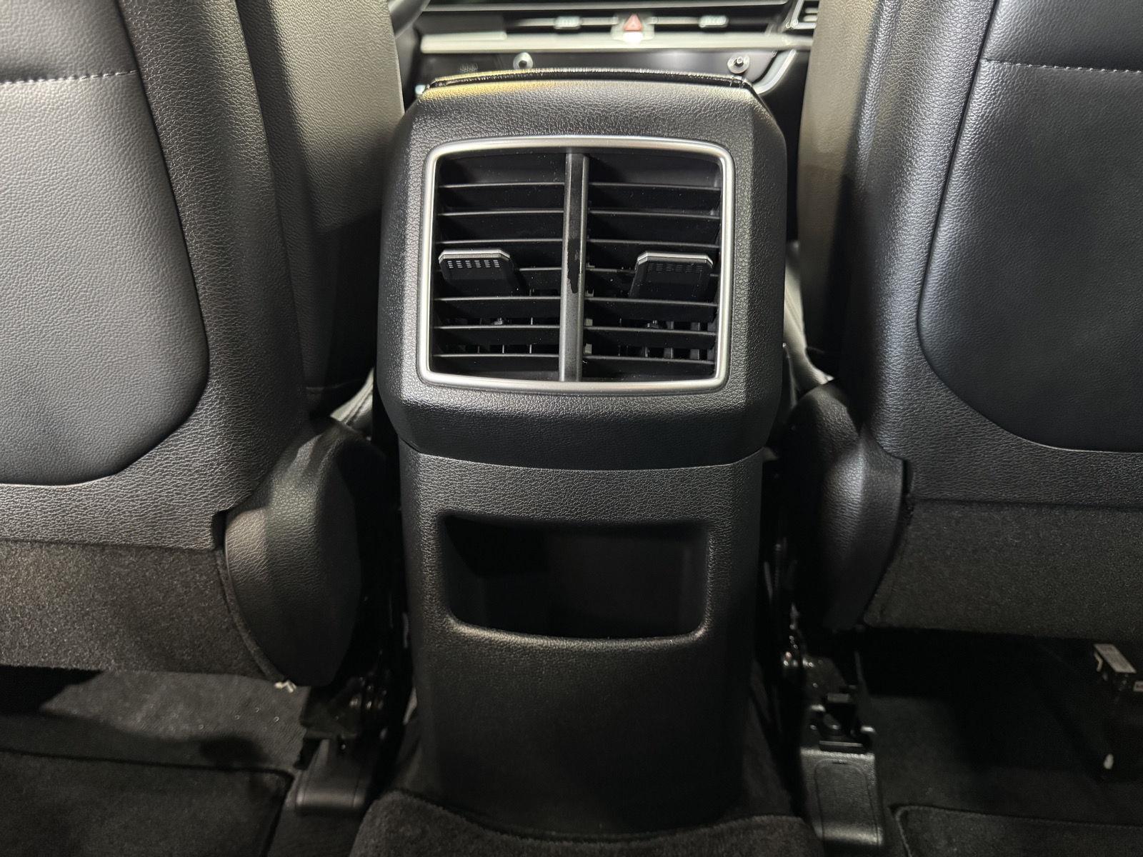 Vehicle photo 41