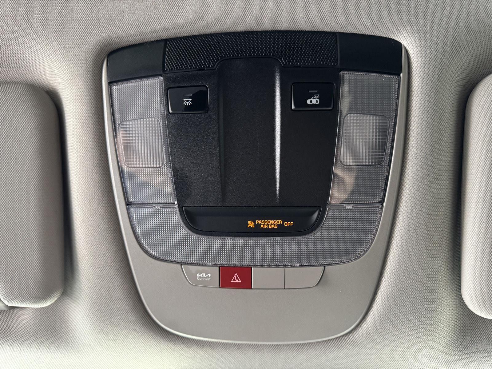 Vehicle photo 28