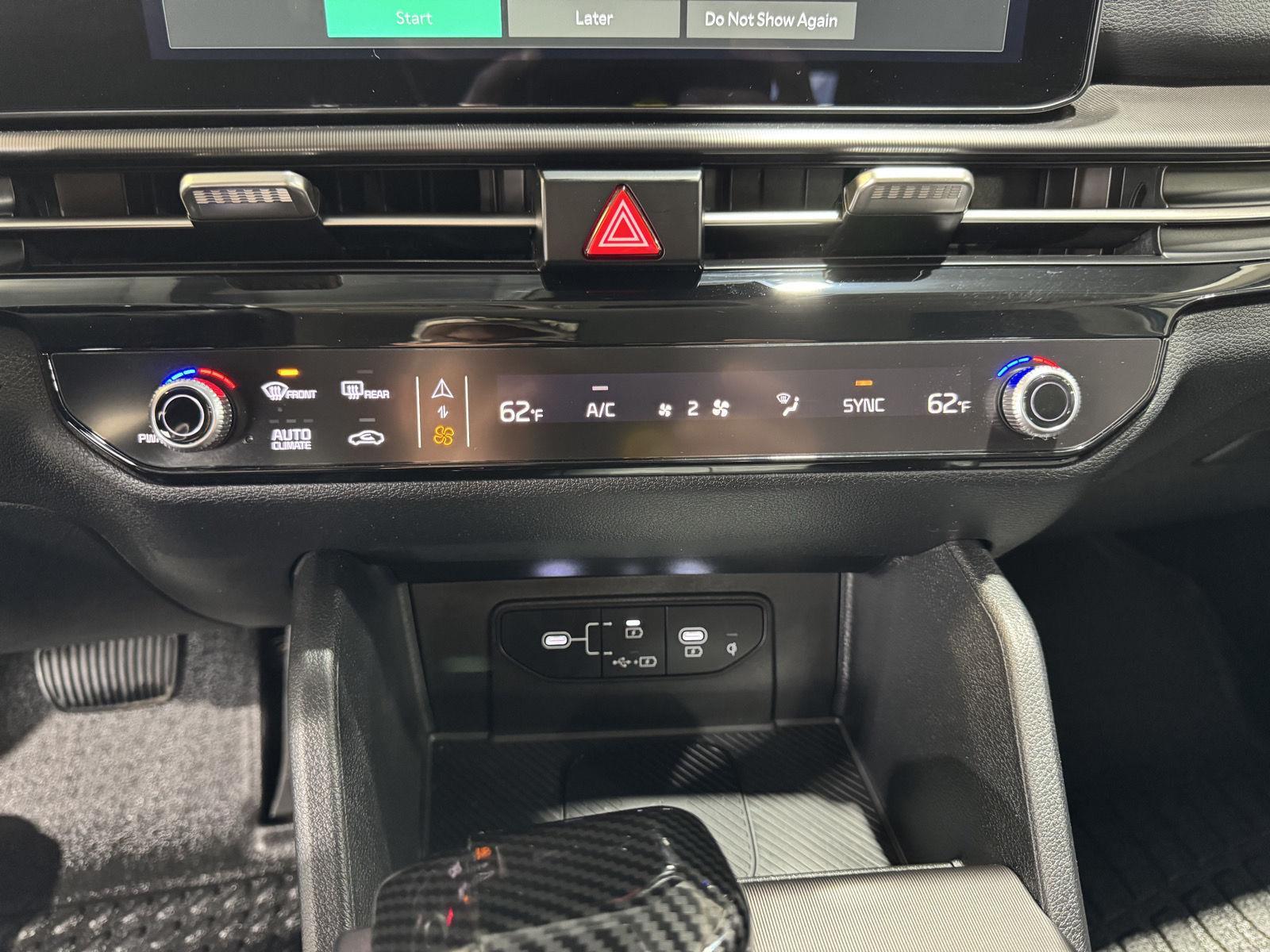 Vehicle photo 31