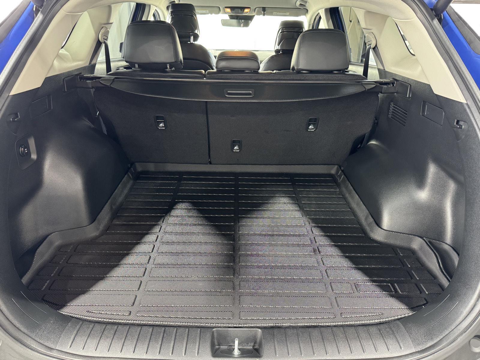 Vehicle photo 43