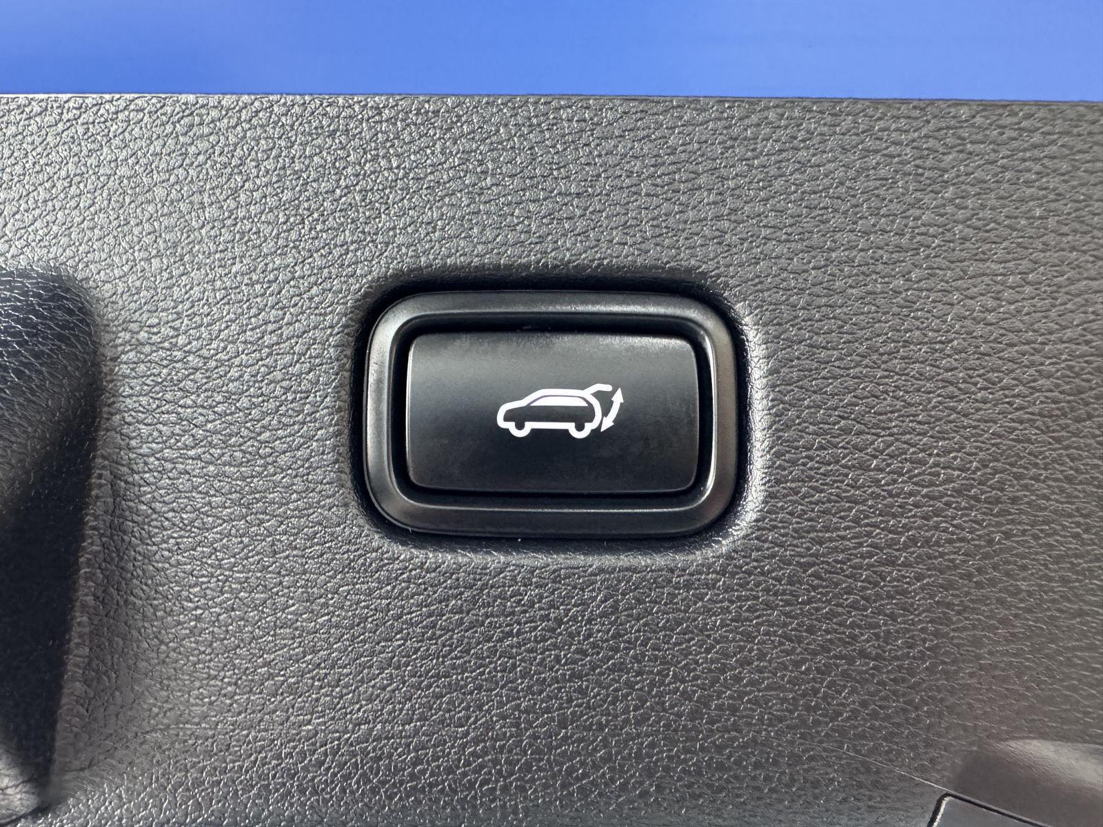 Vehicle photo 44