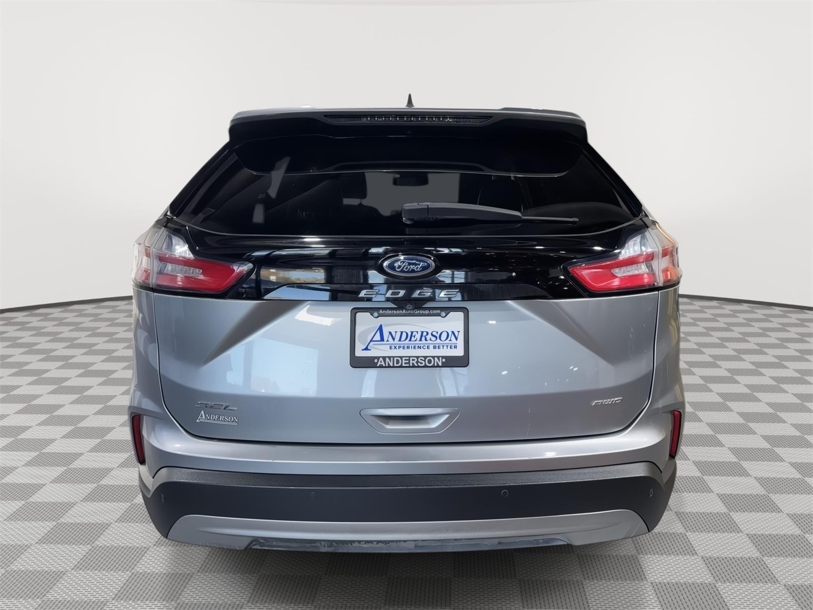 Vehicle photo 9
