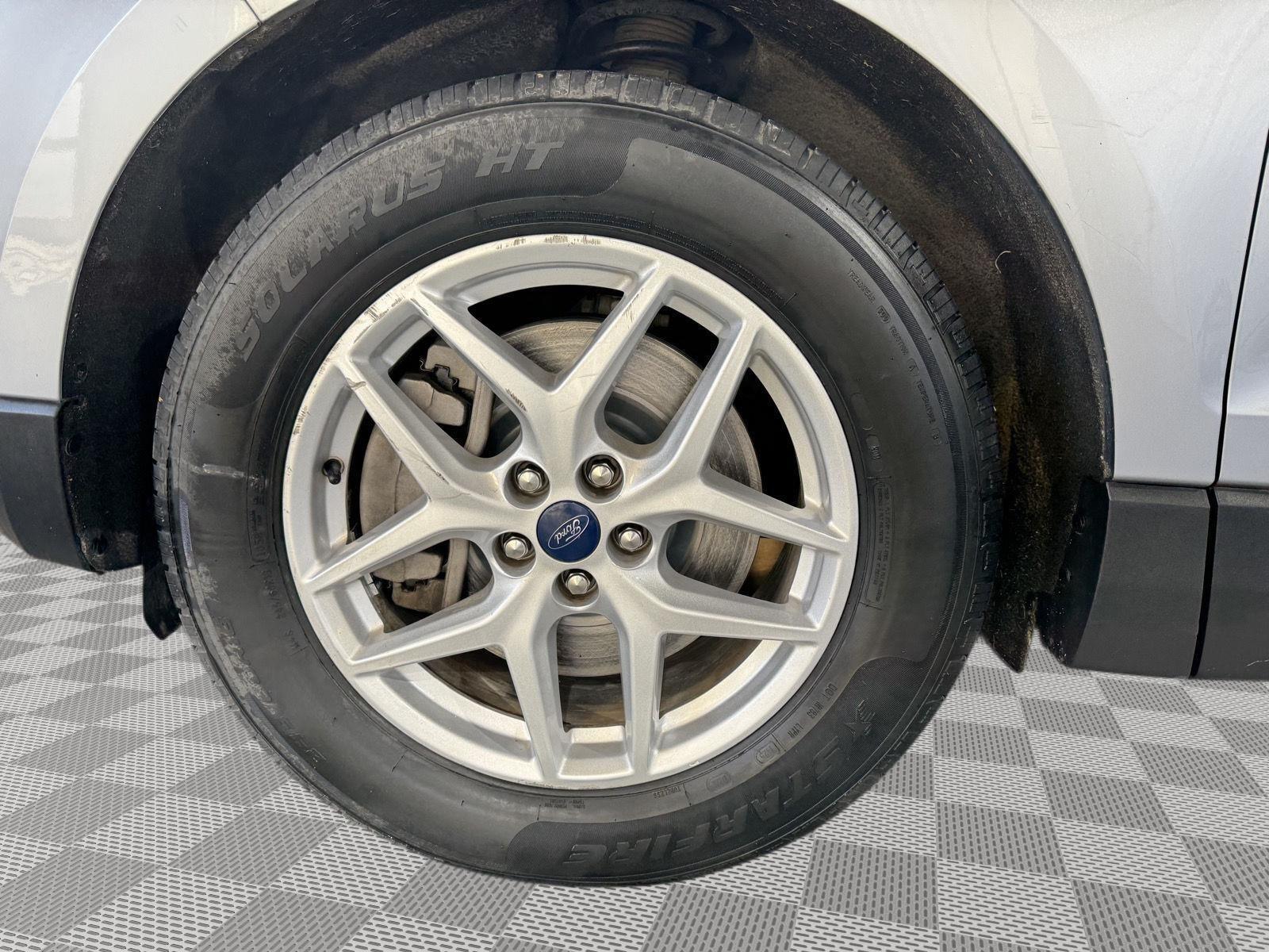 Vehicle photo 11