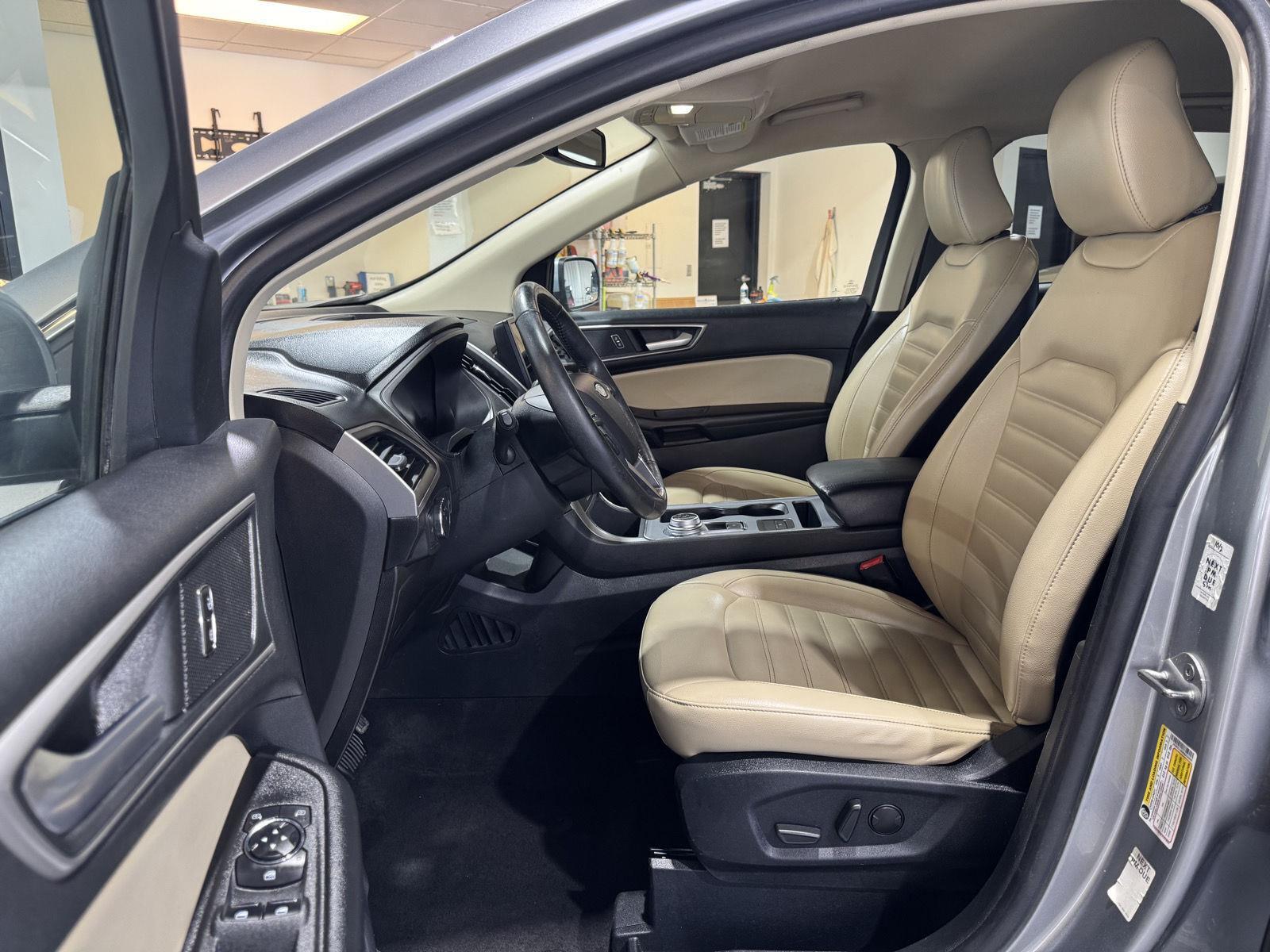 Vehicle photo 20