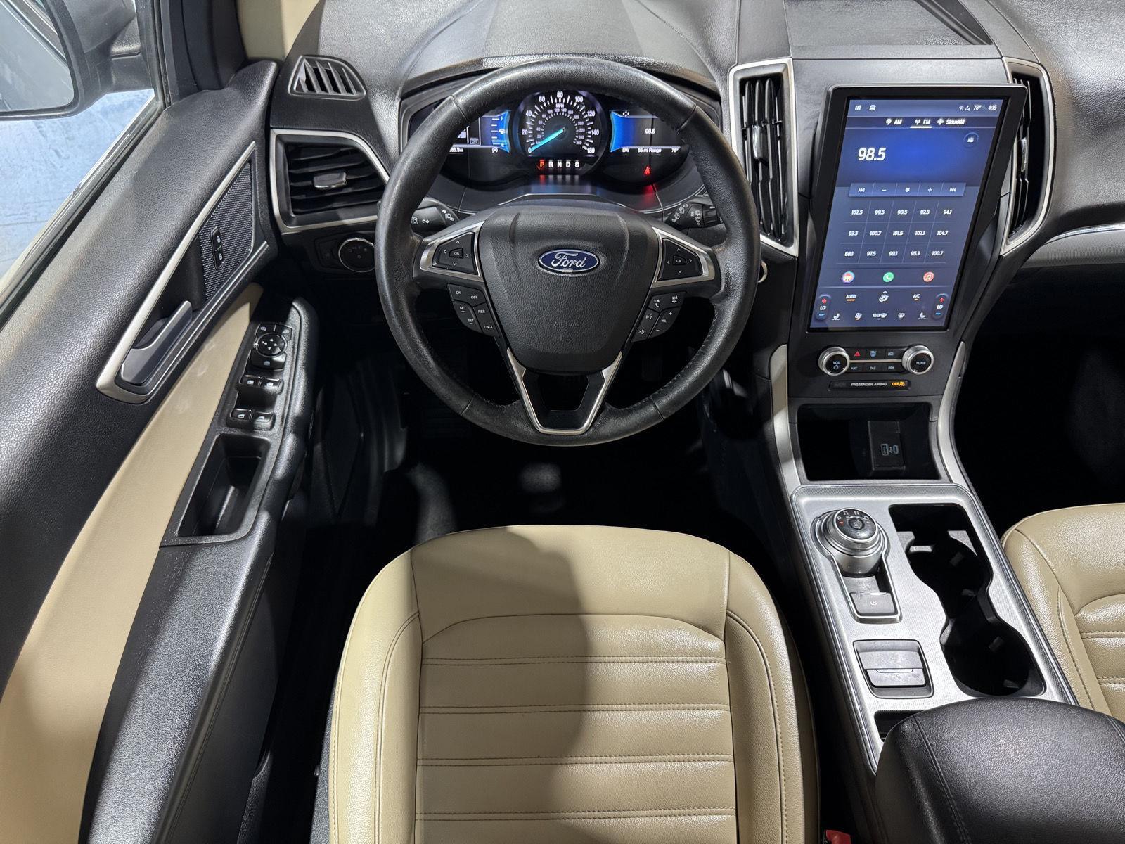 Vehicle photo 24