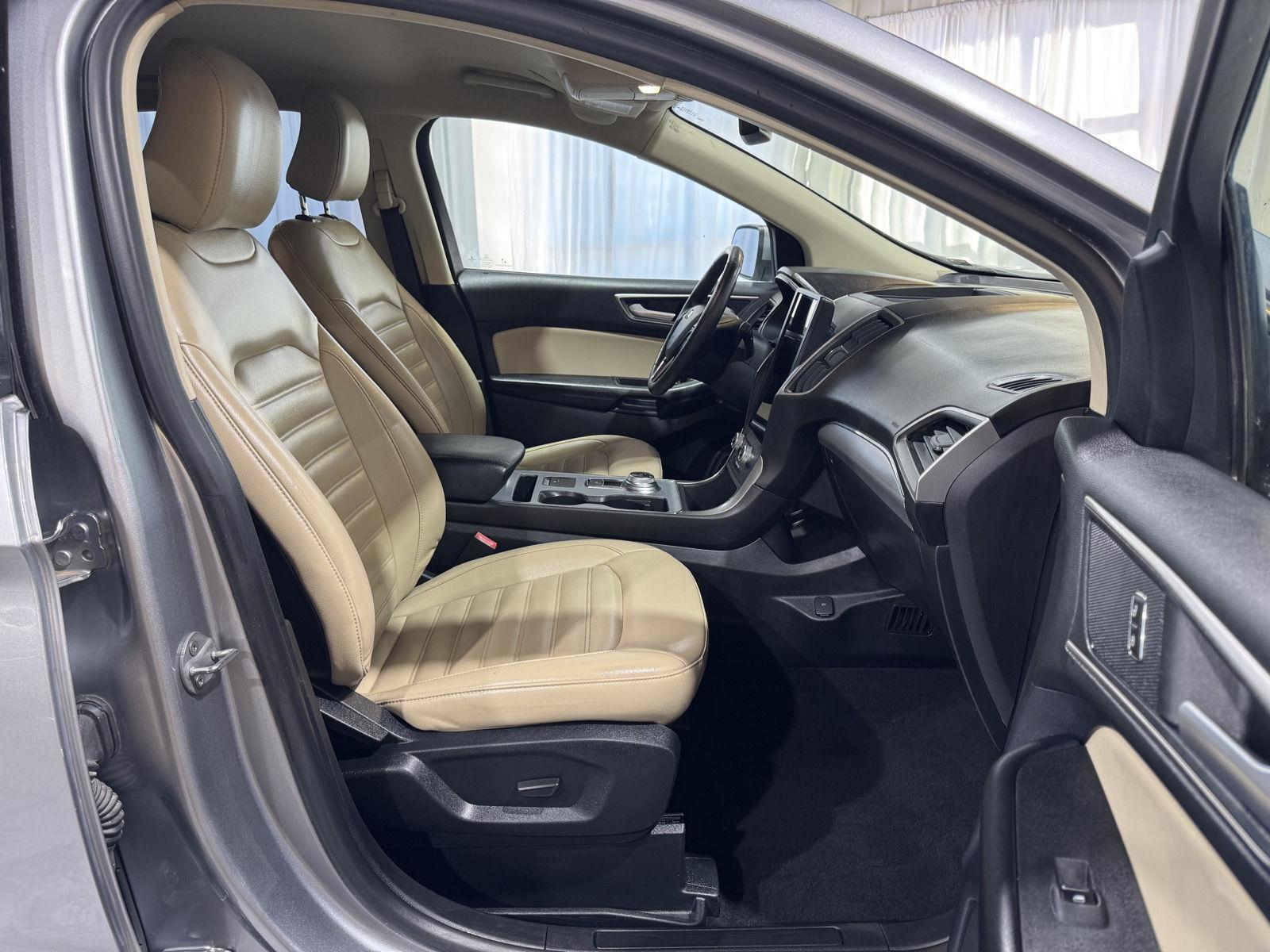 Vehicle photo 26