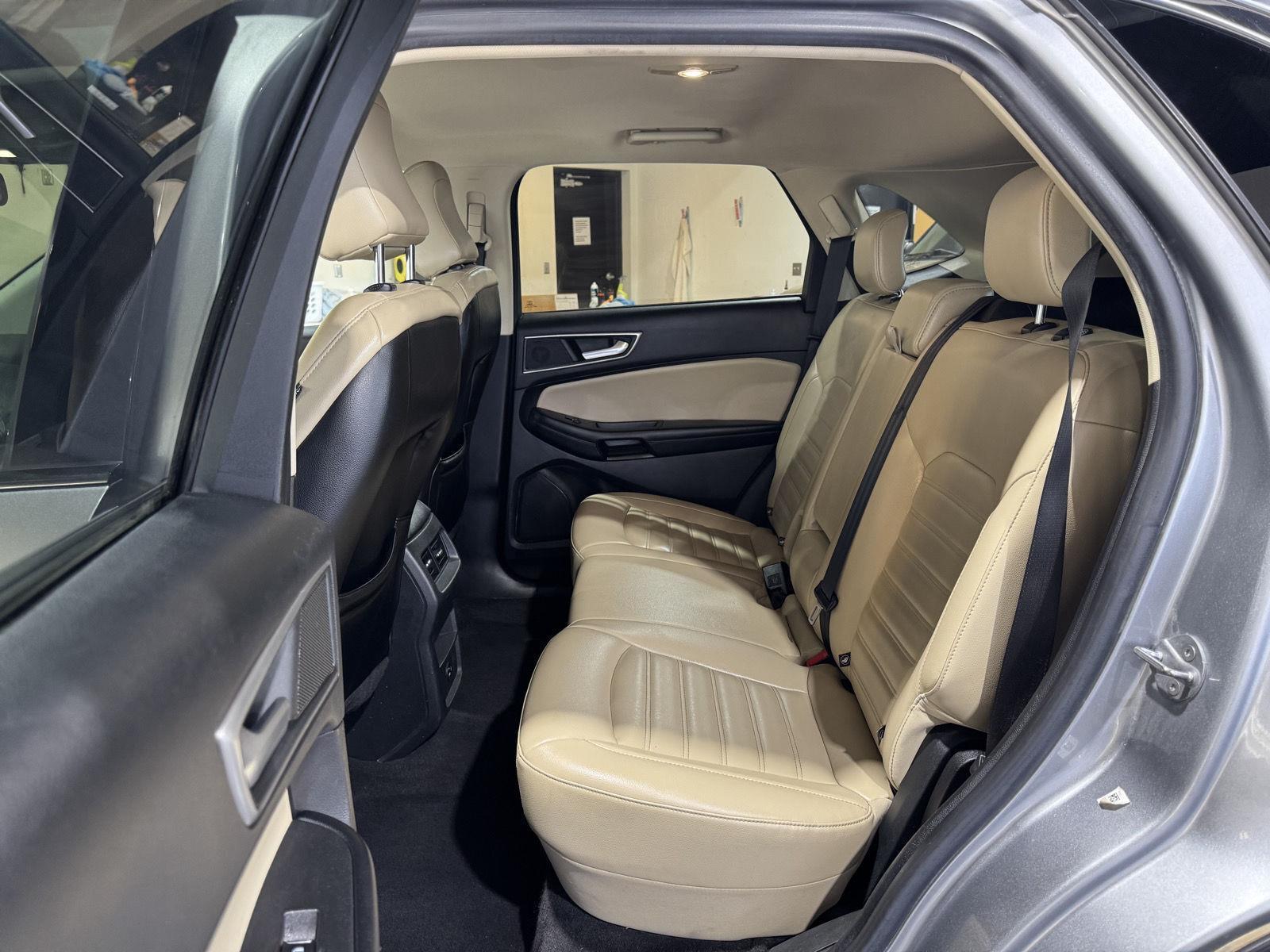 Vehicle photo 32