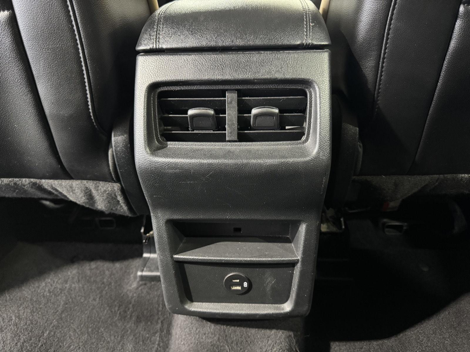 Vehicle photo 41
