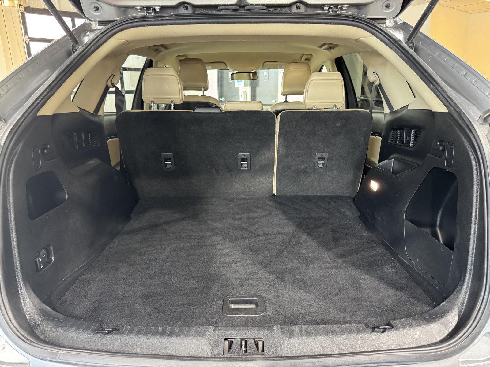 Vehicle photo 45